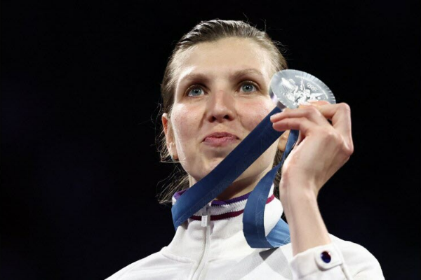 Escrime épée individuelle – Auriane MALLO-BRETON / Médaille 🥈