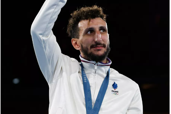 Boxe (63.5 kg) – Sofiane OUMIHA / Médaille🥈