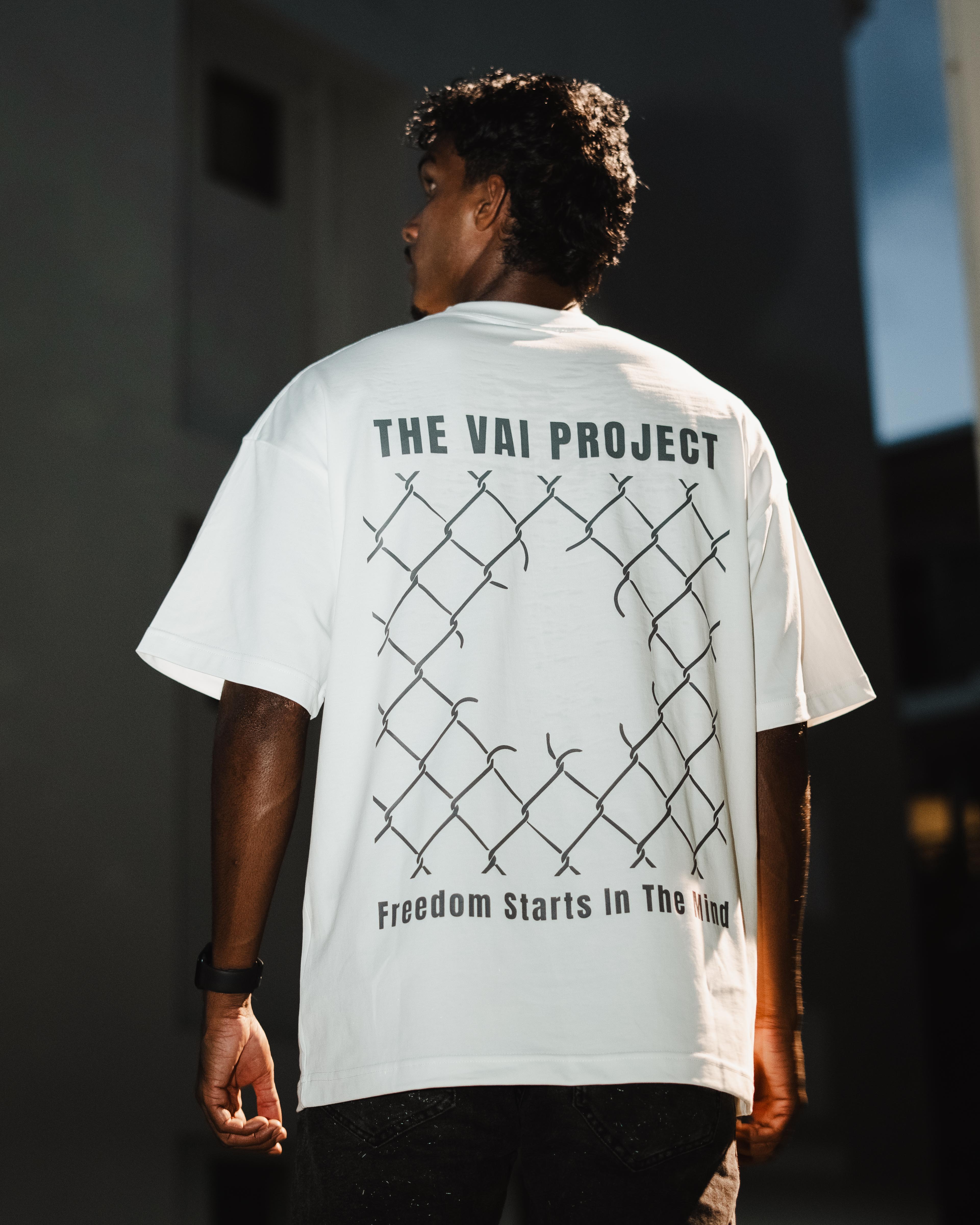 VAI UNCHAINED - White