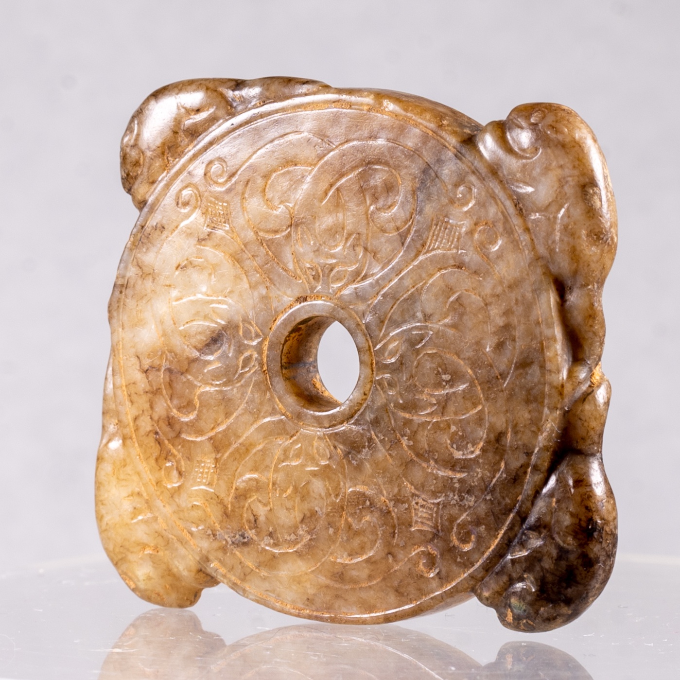Han-style bi disc, assessed as a modern reproduction — estimate: $100 – $300