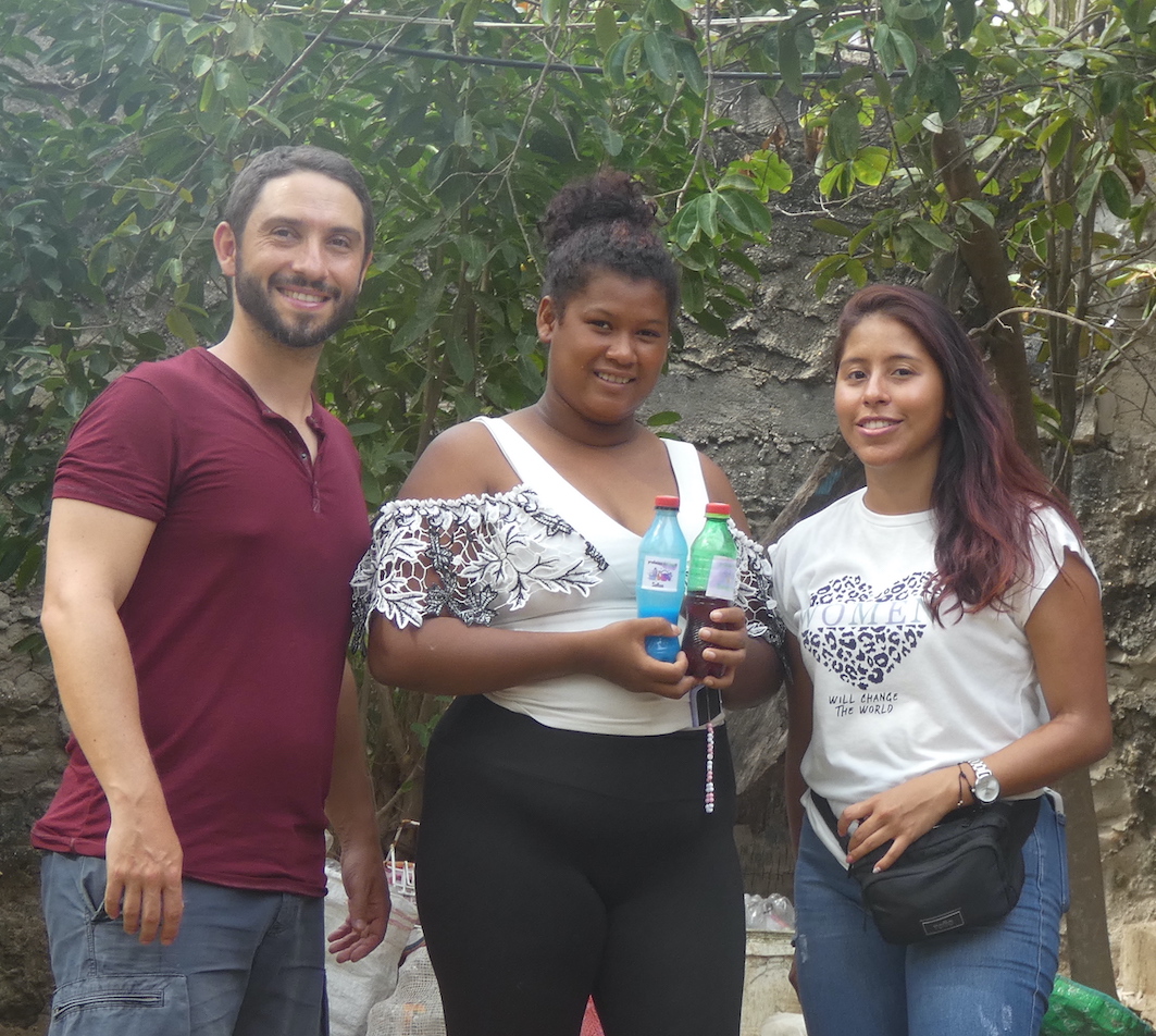 Apadrina una emprendedora por un año