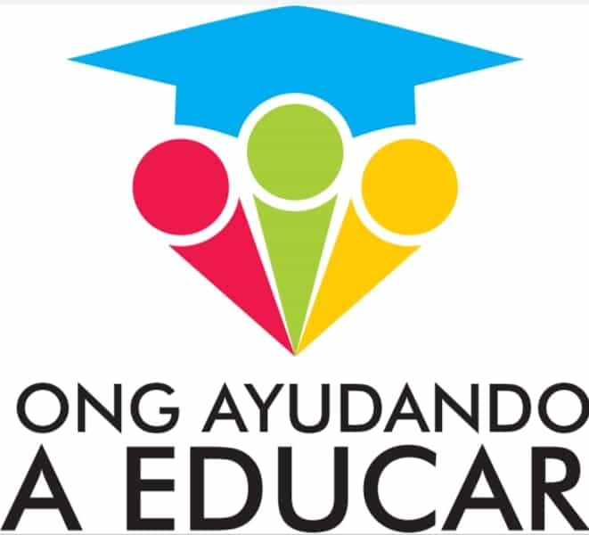 FotoONG AYUDANDO A EDUCAR