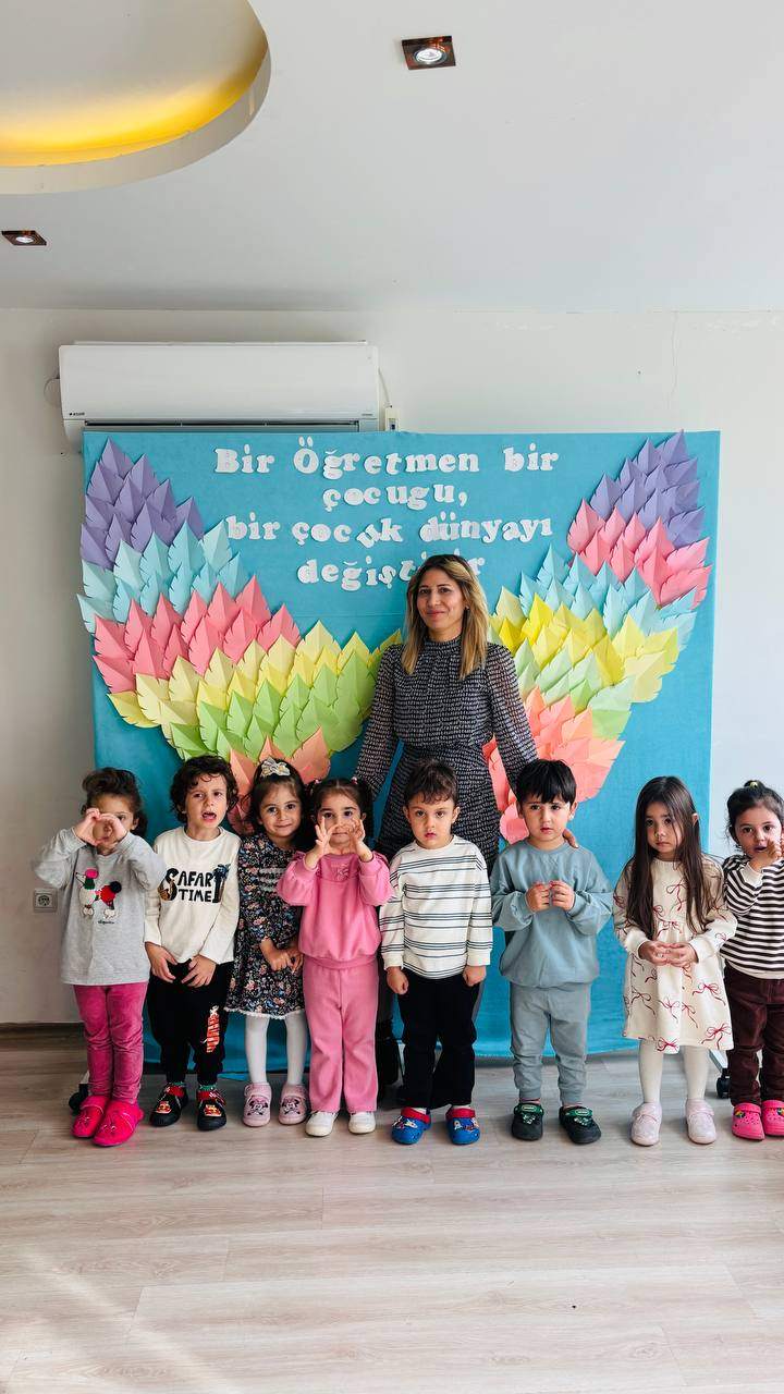 DÜNYA SINIFI- ÖĞRETMENLER GÜNÜ KUTLAMASI