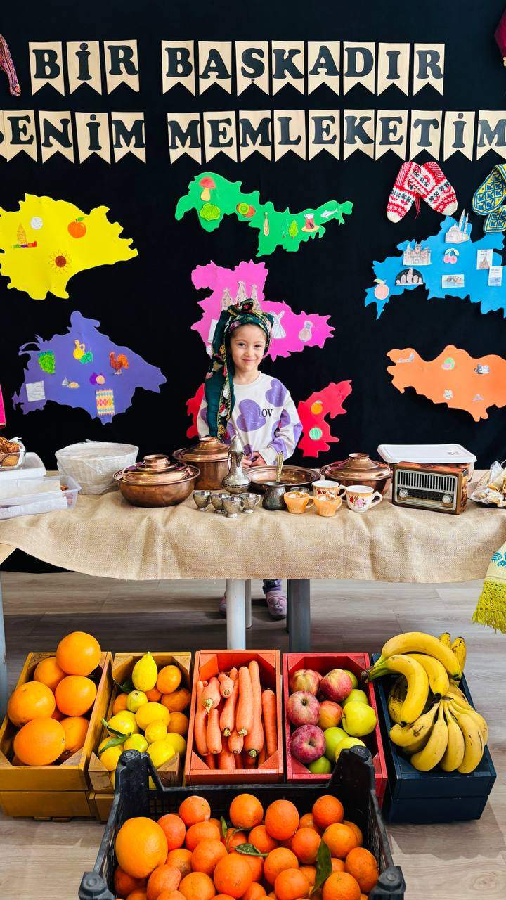 YERLİ MALI HAFTASI- YERLİ MALI ÜRÜNLER PAZARINDA MİNİKLERİMİZ TEMSİLİ SATIŞ YAPTI.