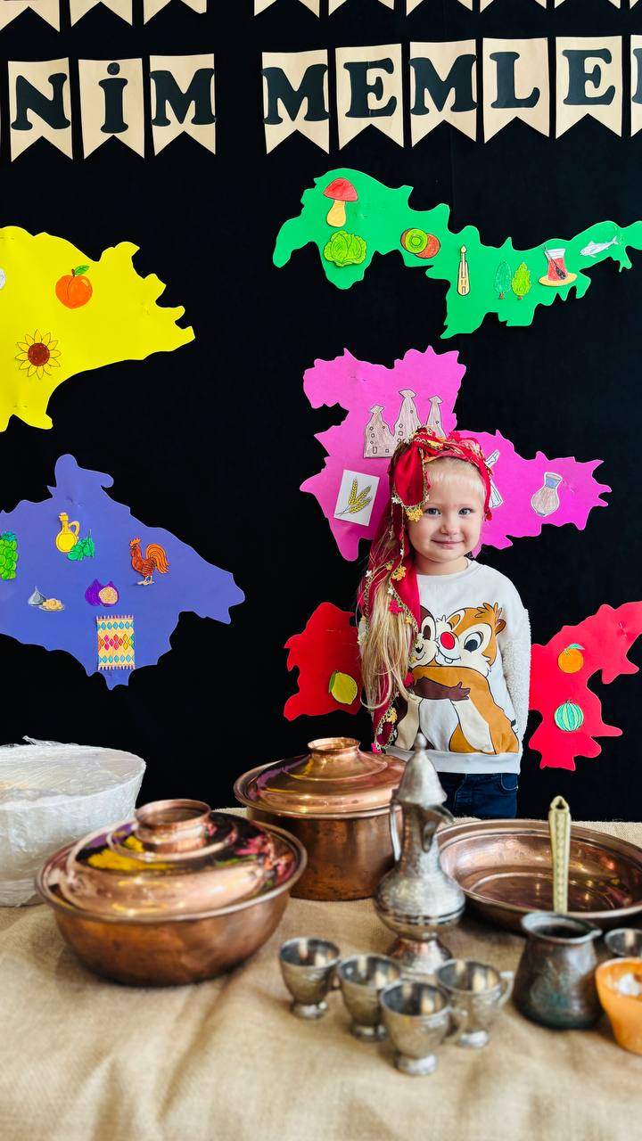 YERLİ MALI HAFTASI- YERLİ MALI ÜRÜNLER PAZARINDA MİNİKLERİMİZ TEMSİLİ SATIŞ YAPTI.