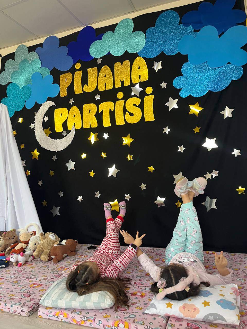 PİJAMA PARTİSİ
