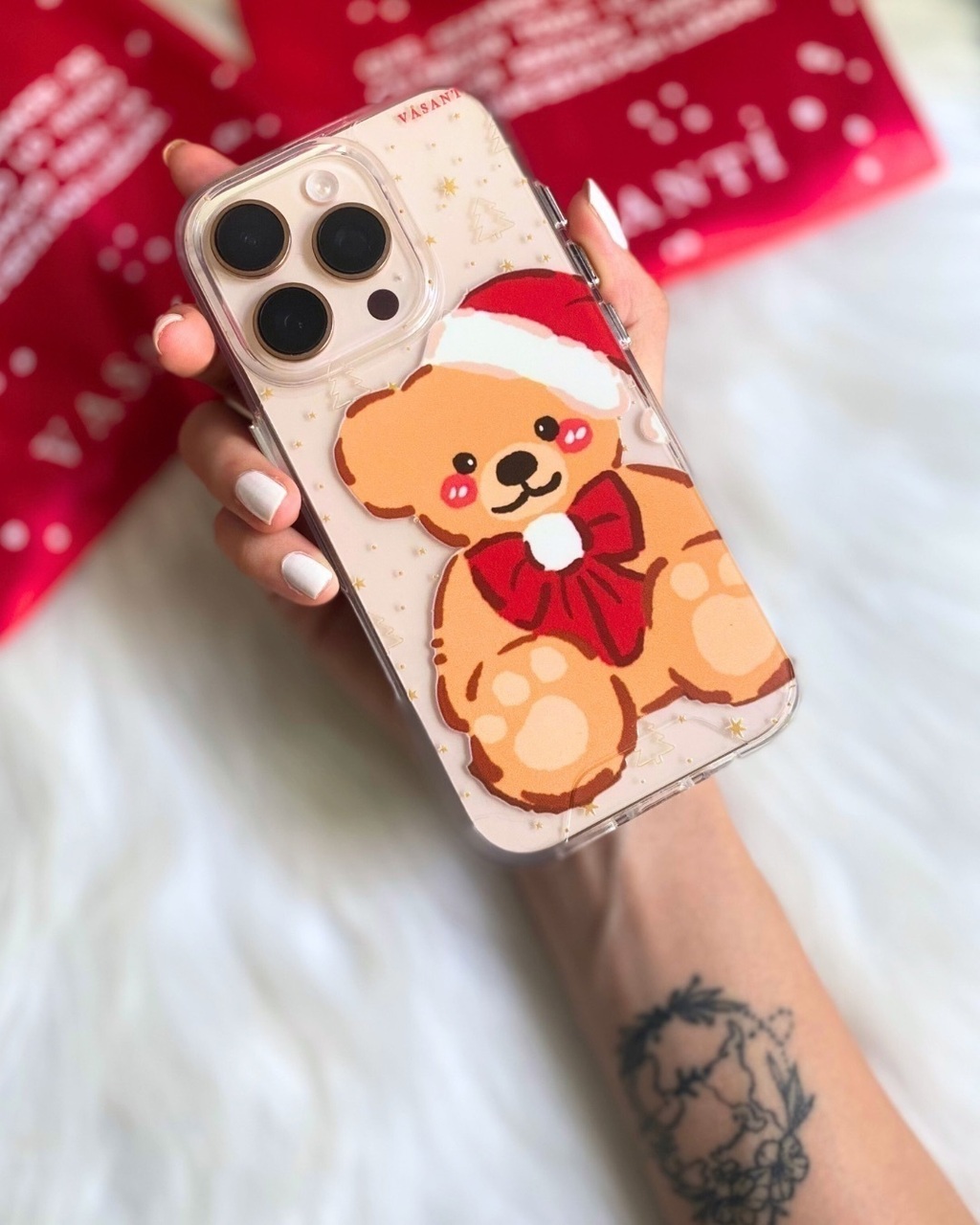 IPHONE 16 PRO - Oso Navideño — foto 2