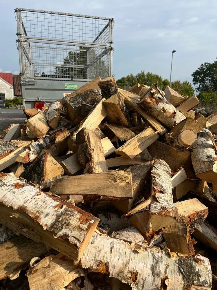 Björkved till salu i Kristianstad
