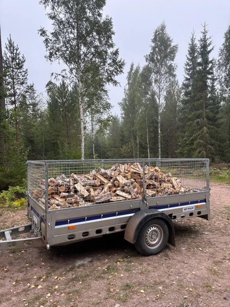 Björkved till salu i Vimmerby