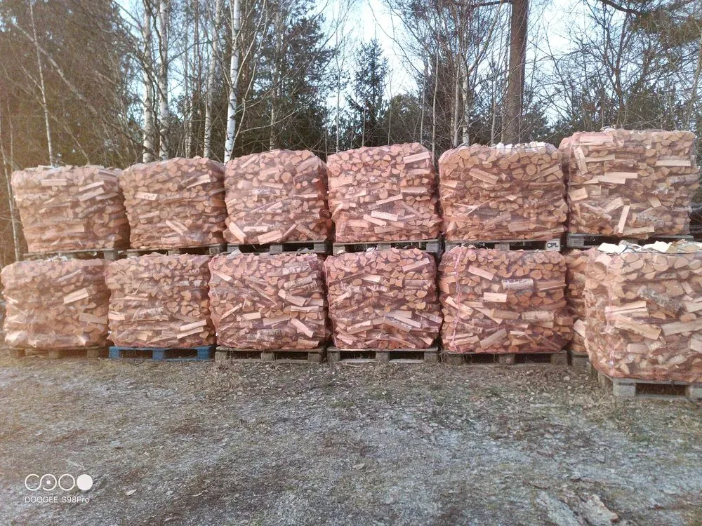 Björkved till salu i Gnesta