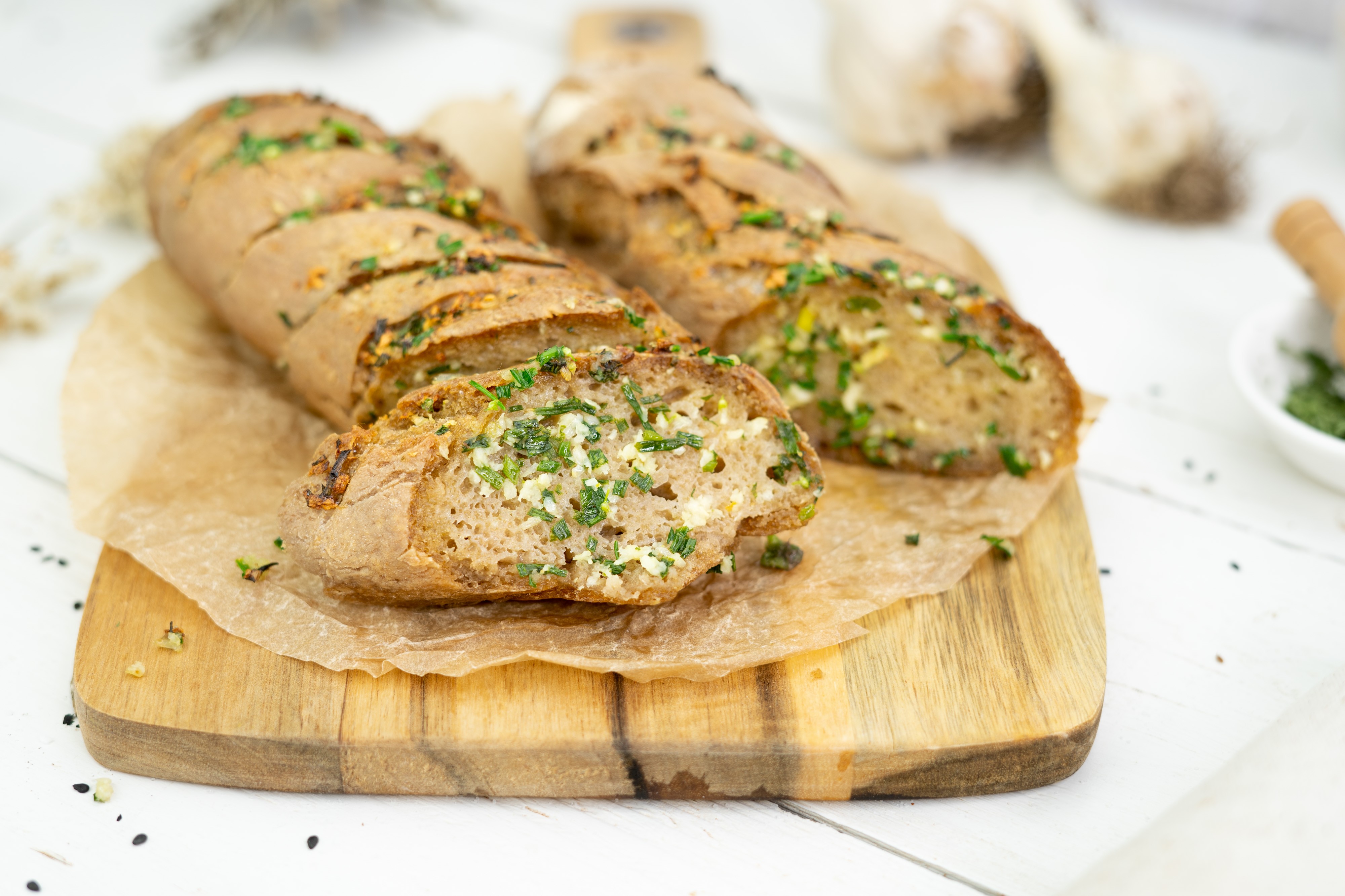 Rezept Serviervorschlag Glutenfreies Knoblauch - Kräuterbaguette