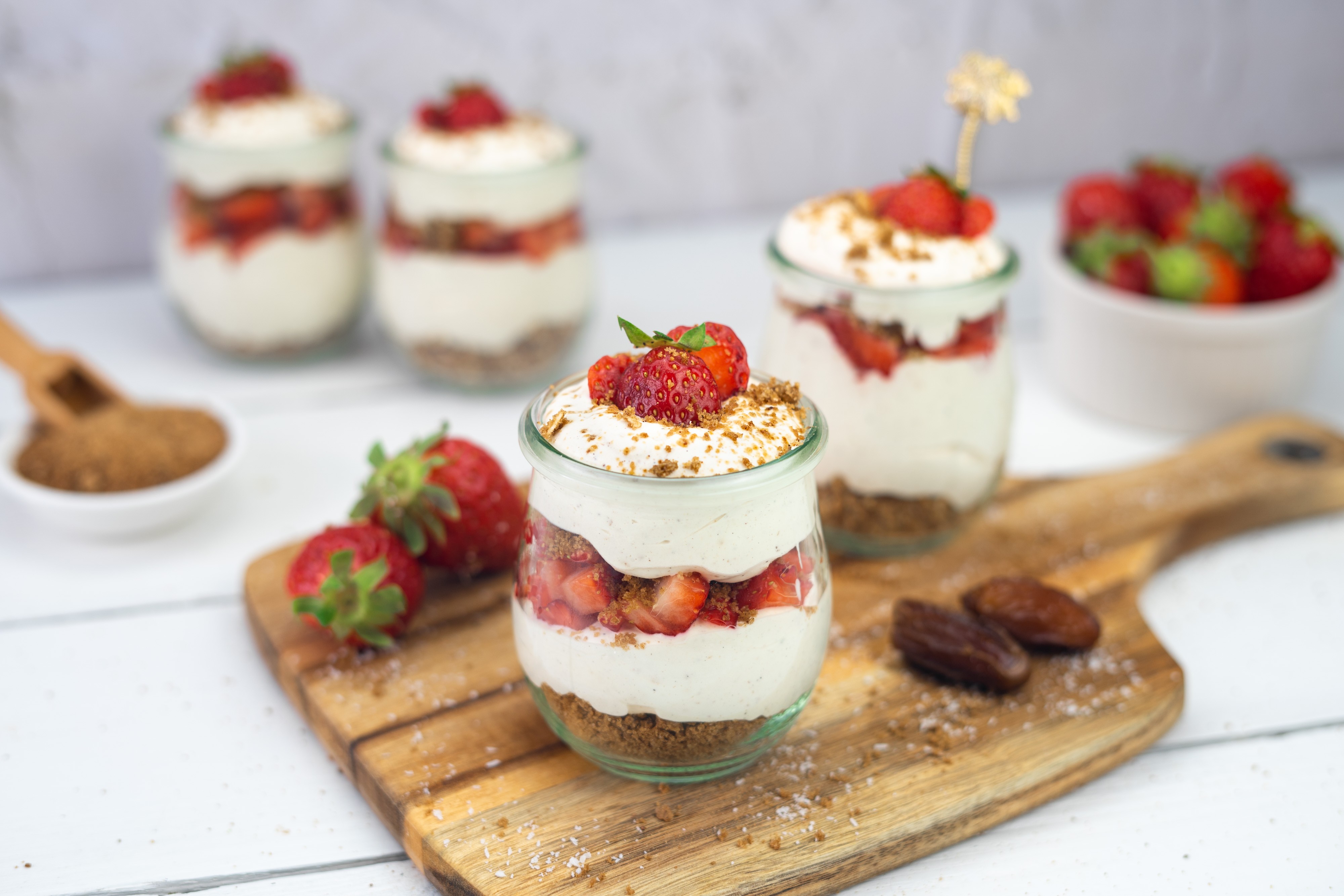 Rezept Serviervorschlag Erdbeer Vanille Dessert im Glas