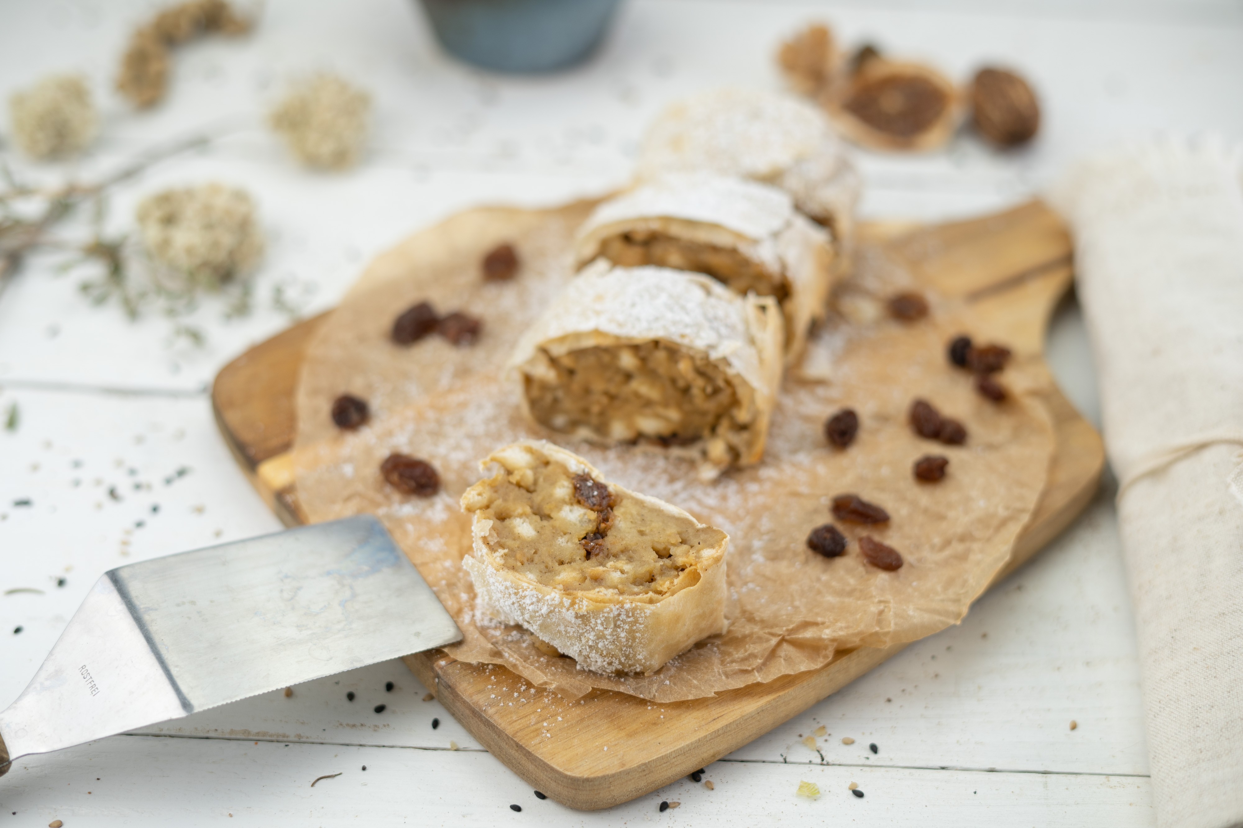 Rezept Serviervorschlag Weinbeer Strudel nach Mamas Rezept
