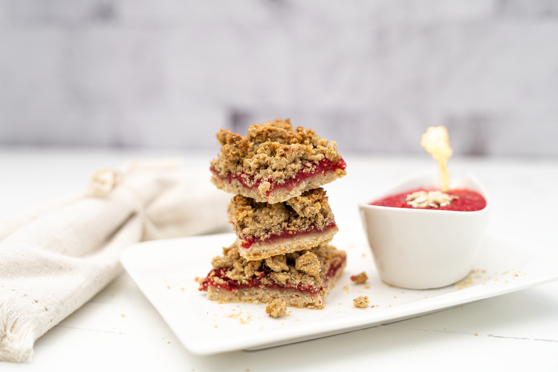 Rezept Serviervorschlag Protein Beerencrumble mit Haferflockenstreusel