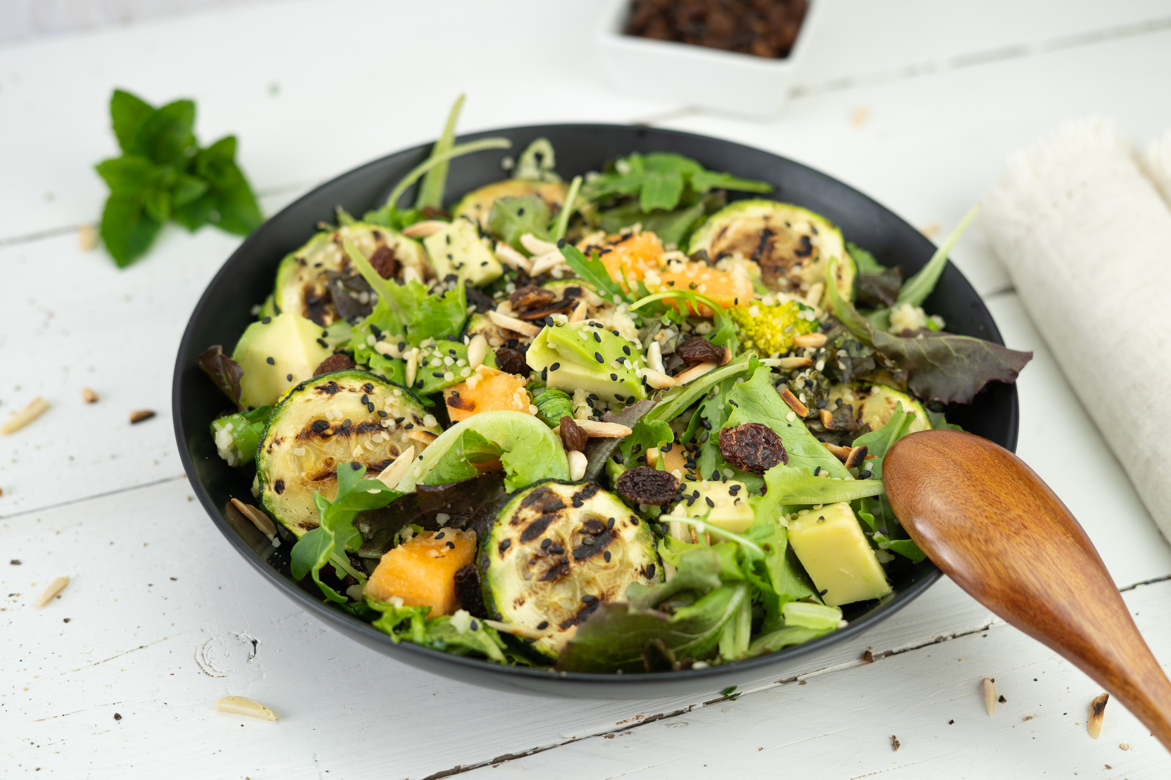 Rezept Serviervorschlag Couscous Salat mit gegrilltem Gemüse und Zuckermelone