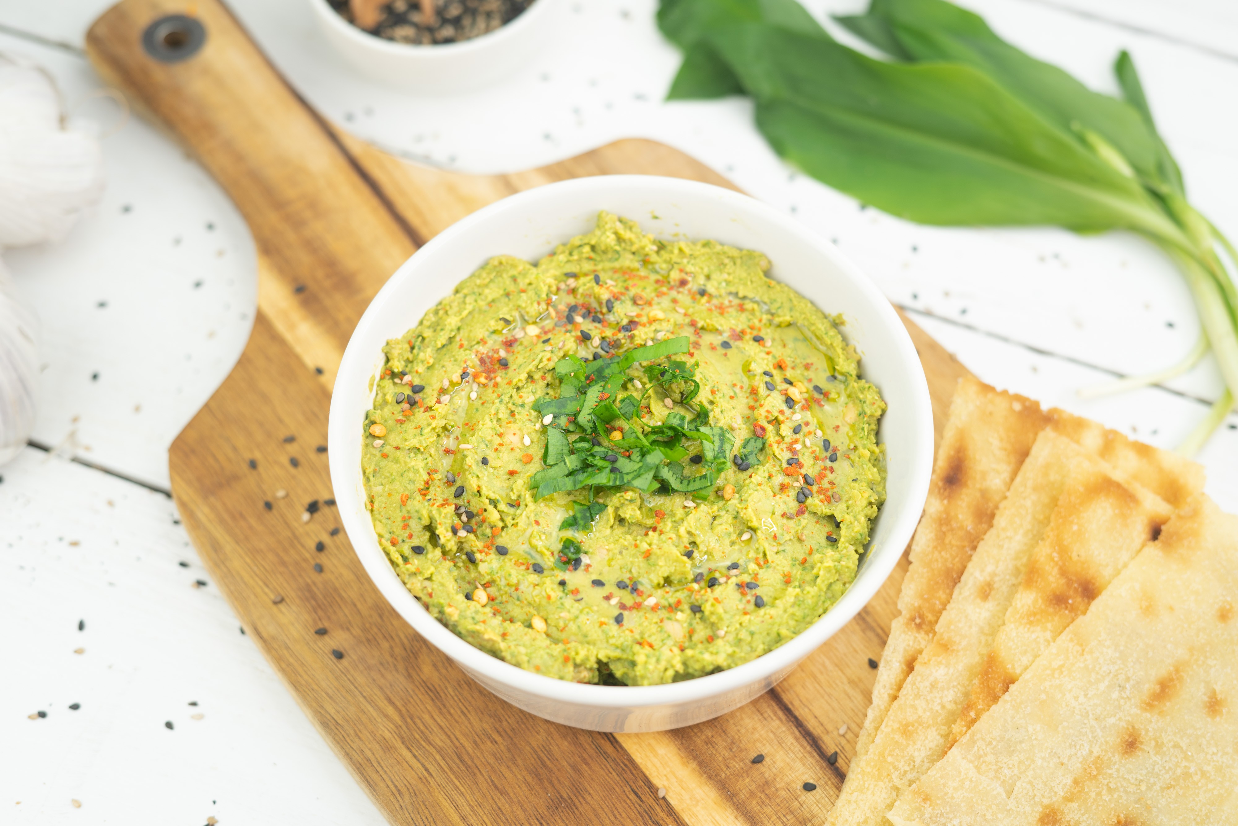 Rezept Serviervorschlag Cremiger Bärlauch Hummus