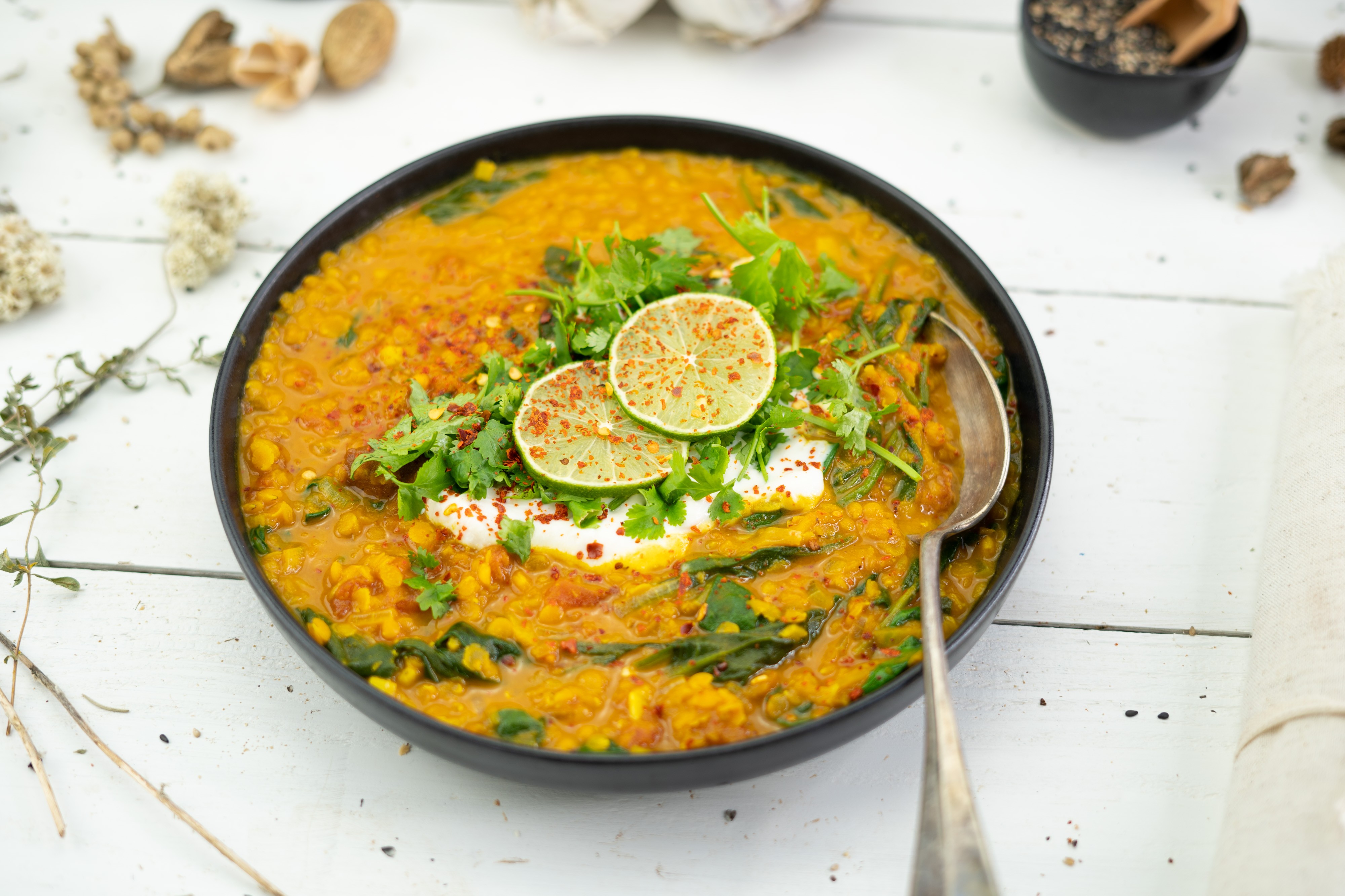 Rezept Serviervorschlag Kokos - Curry Suppe mit Linsen