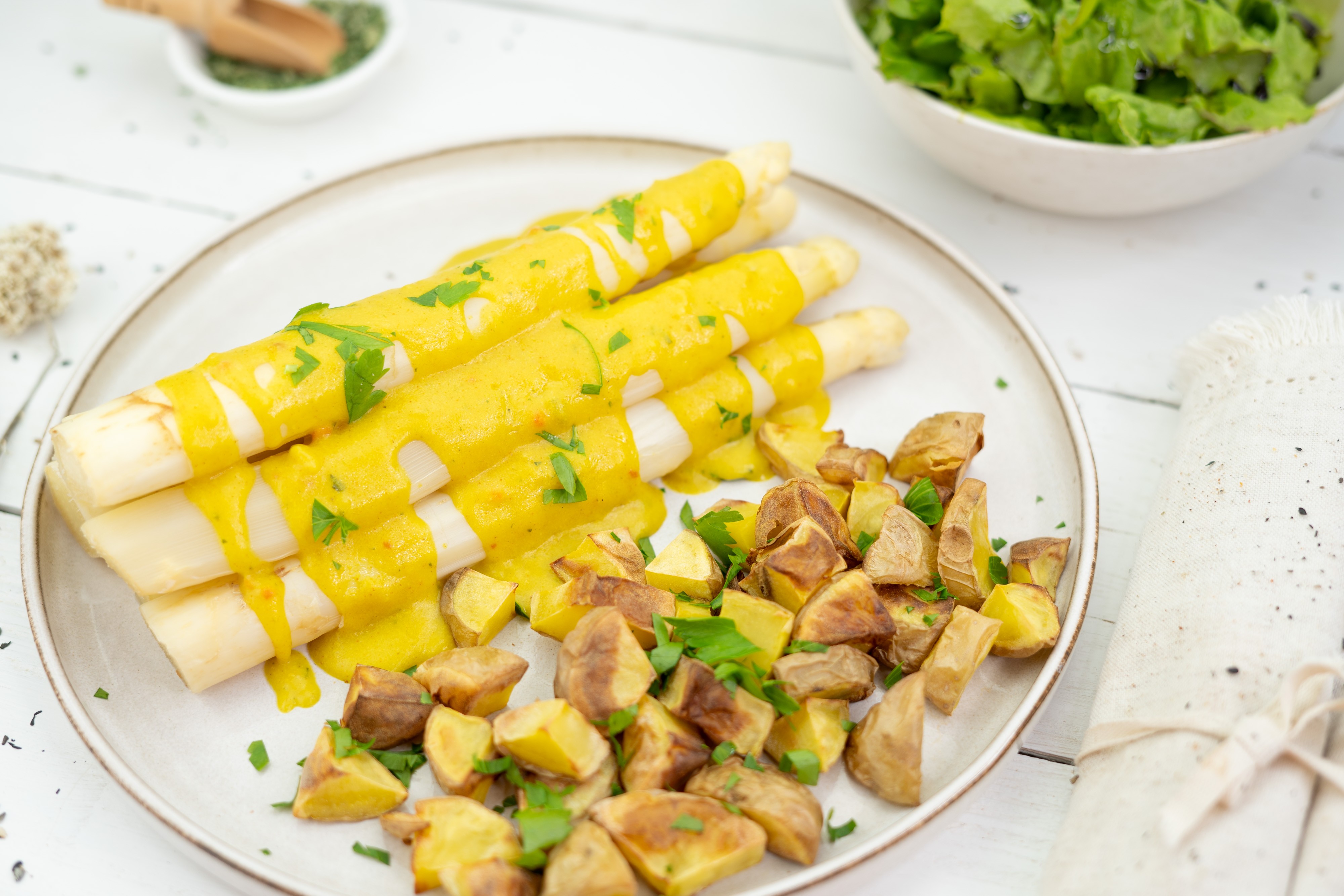 Rezept Serviervorschlag Spargel mit Sauce Hollandaise und Kartoffeln 