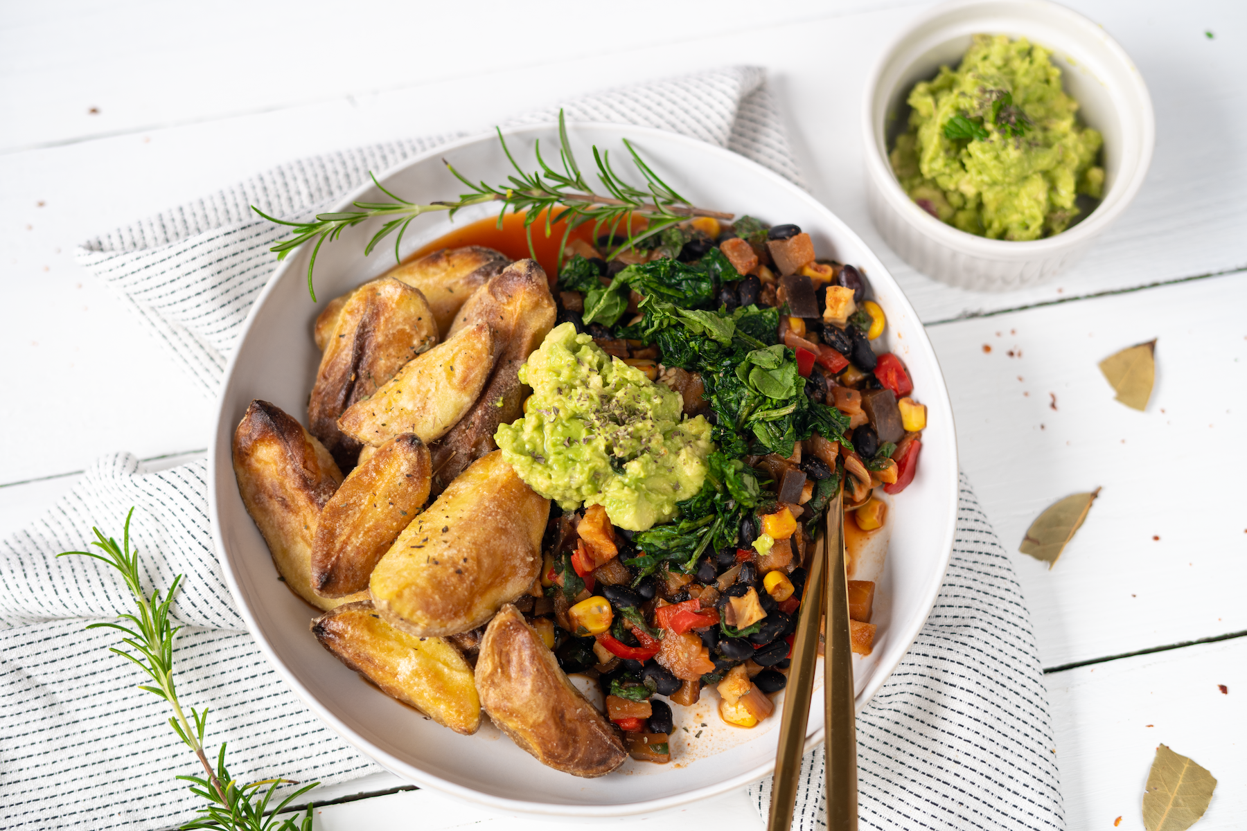 Rezept Serviervorschlag Schwarze Bohnen Eintopf mit Gemüse & Ofenkartoffel