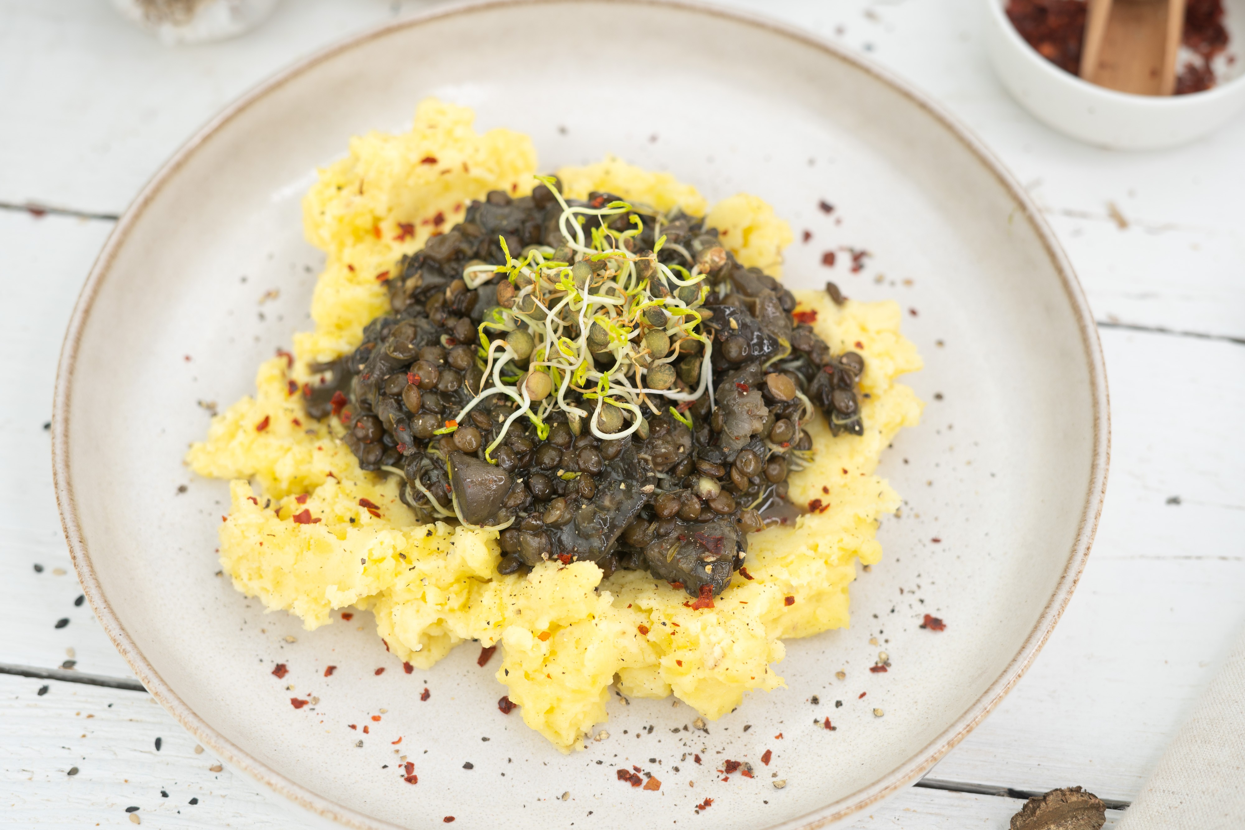 Rezept Serviervorschlag Linsenragout mit Kartoffelpüree