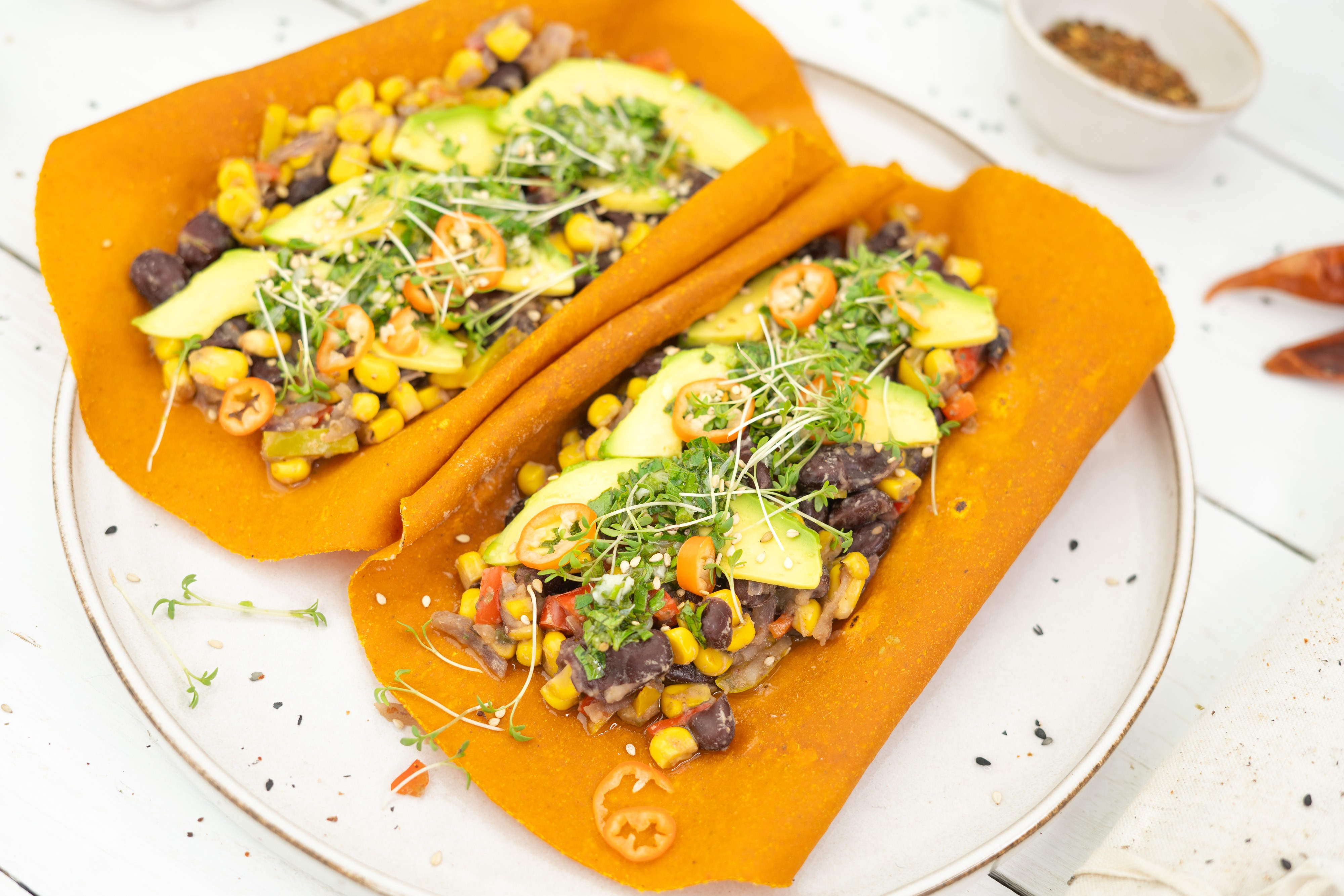 Rezept Serviervorschlag Chimichurri Bohnen Mais Tacos mit Avocado
