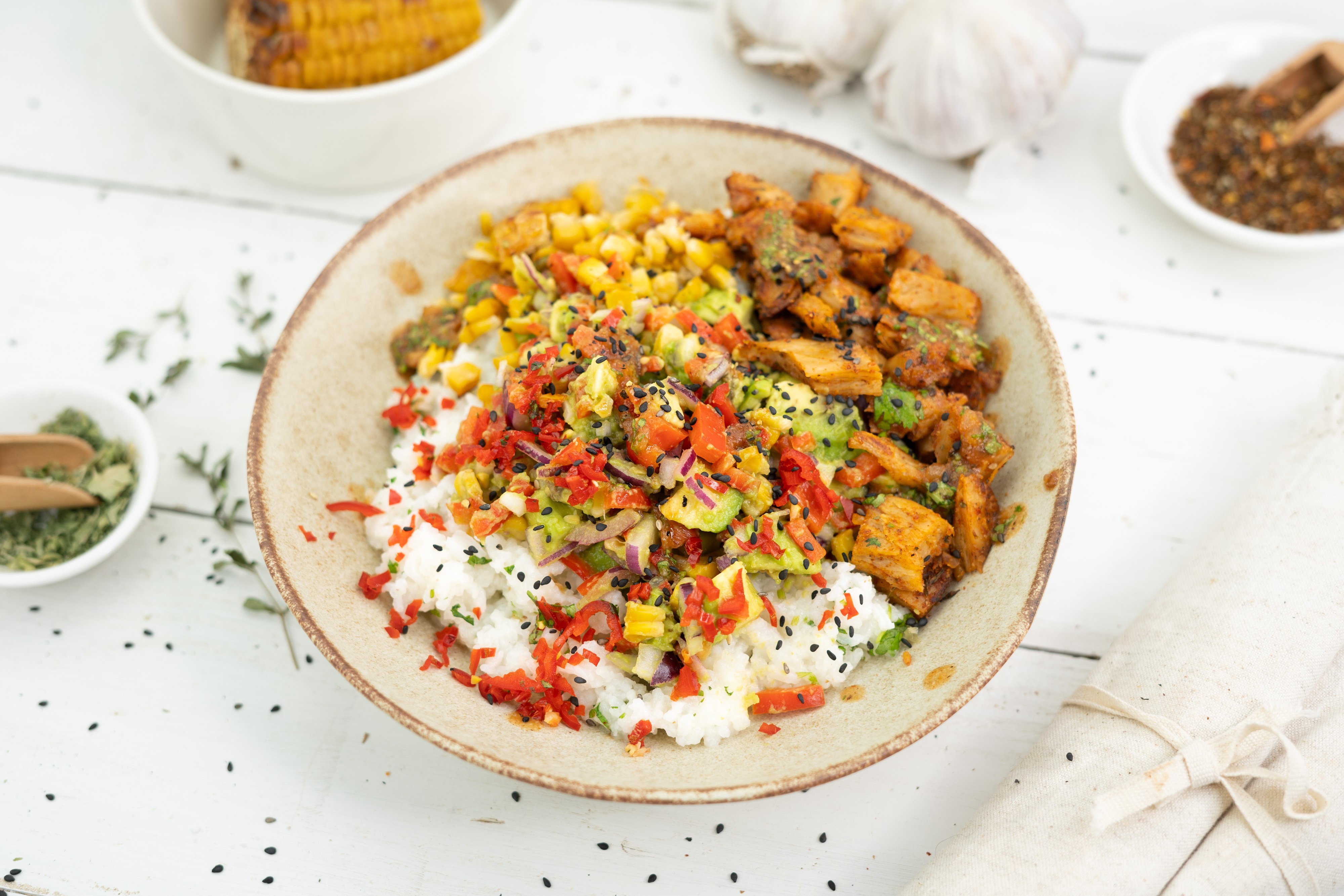 Rezept Serviervorschlag Karibische Bowl mit veganem Hähnchen 
