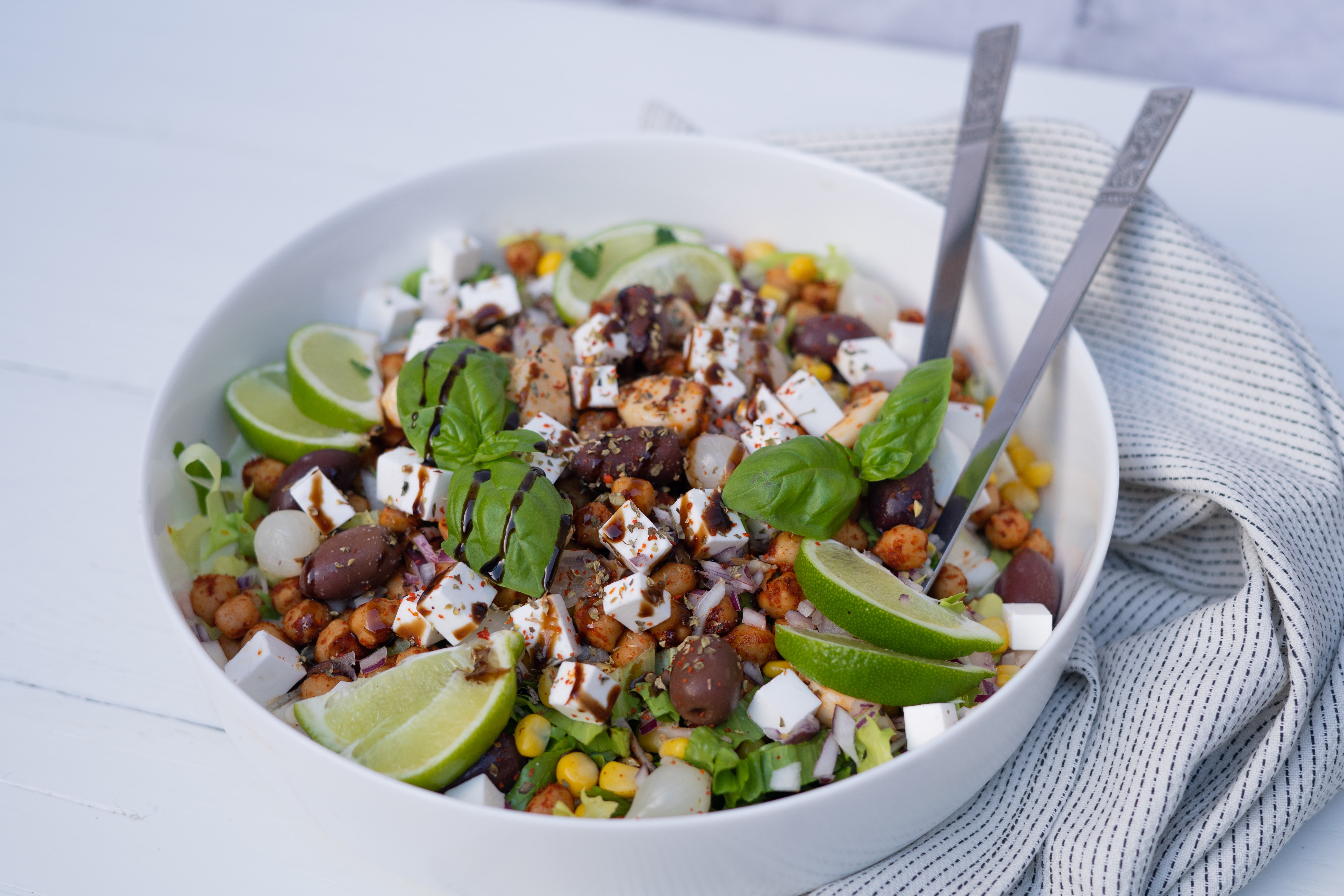 Rezept Serviervorschlag Mediterraner Rohkostsalat mit Feta - Käse