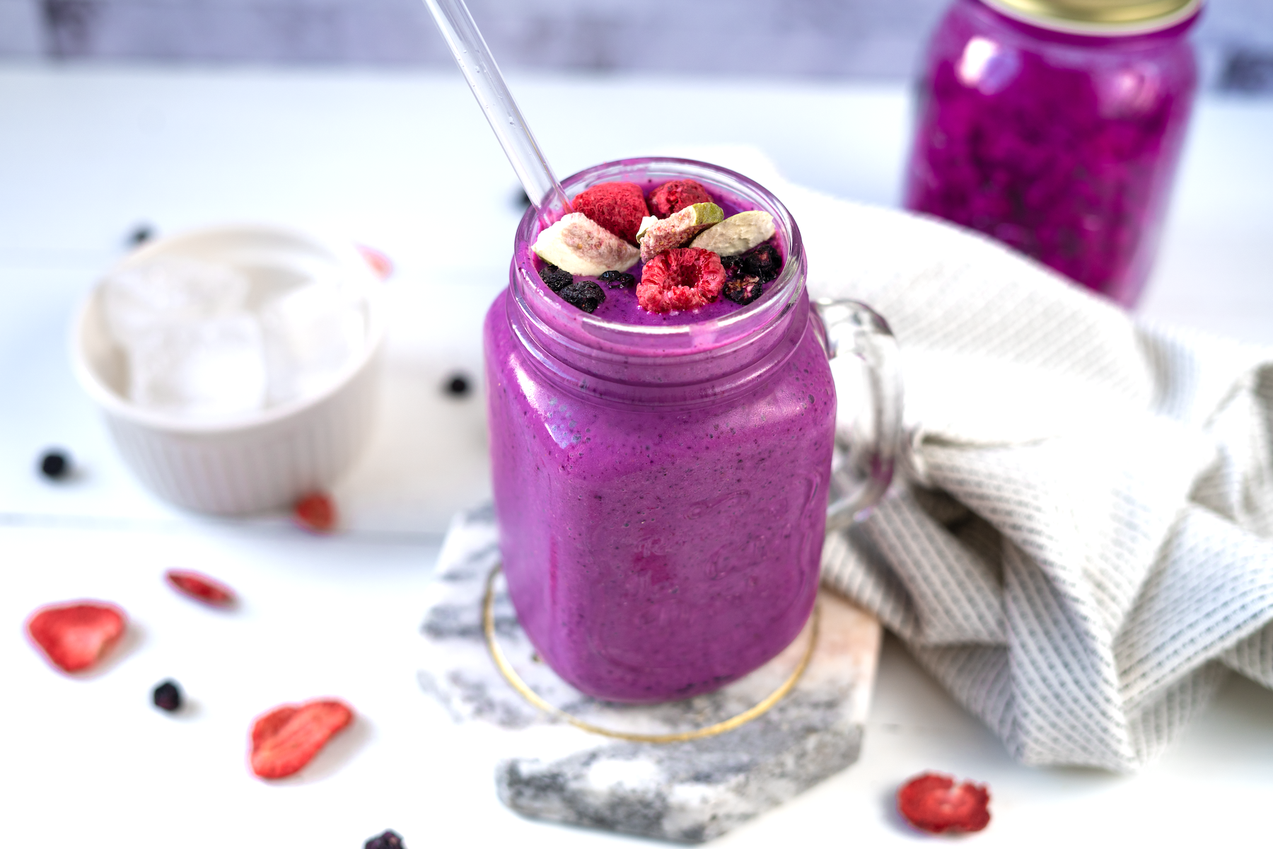 Rezept Serviervorschlag Pinker Beerensmoothie 