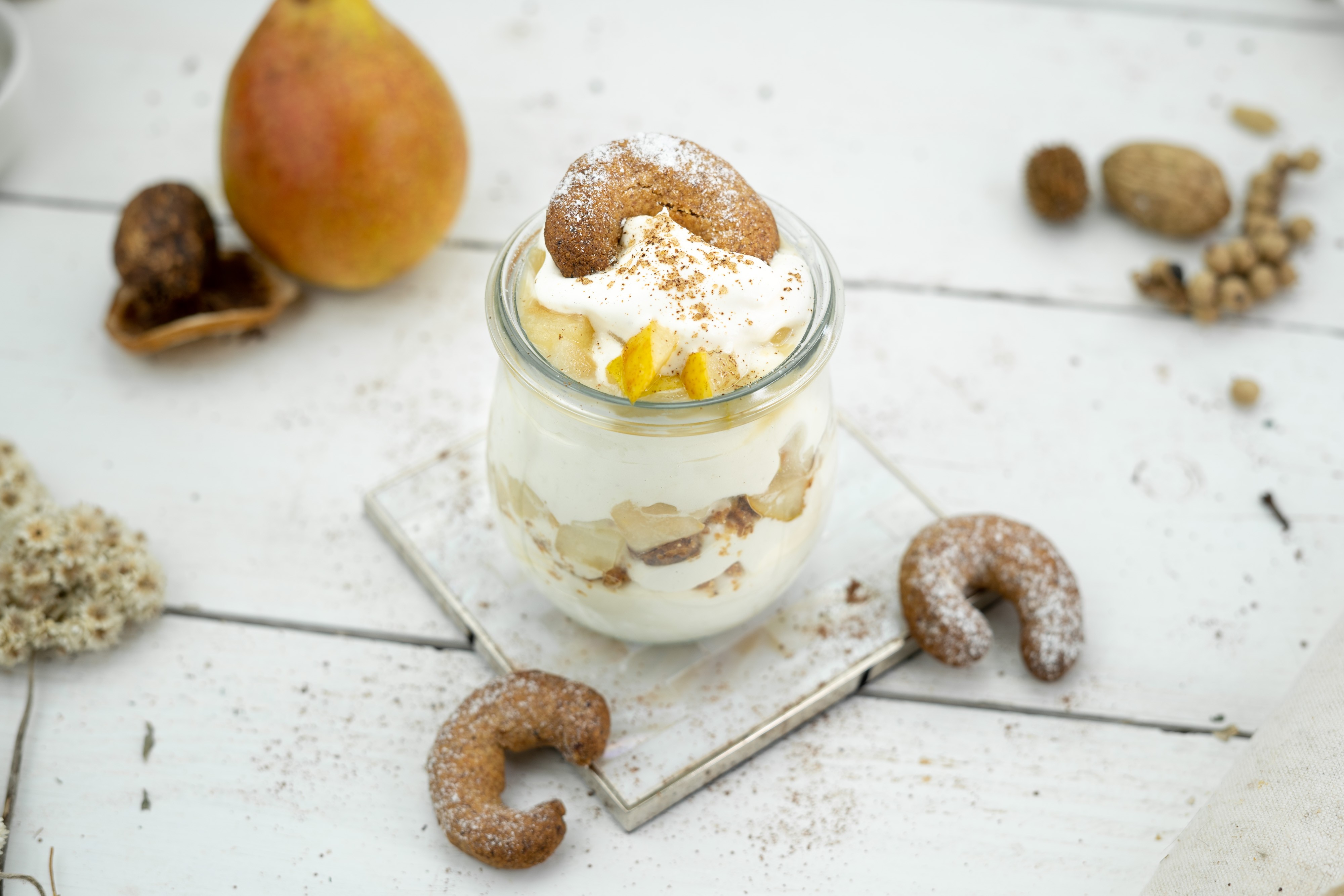 Rezept Serviervorschlag Birnen - Vanillekipferl Dessert im Glas 