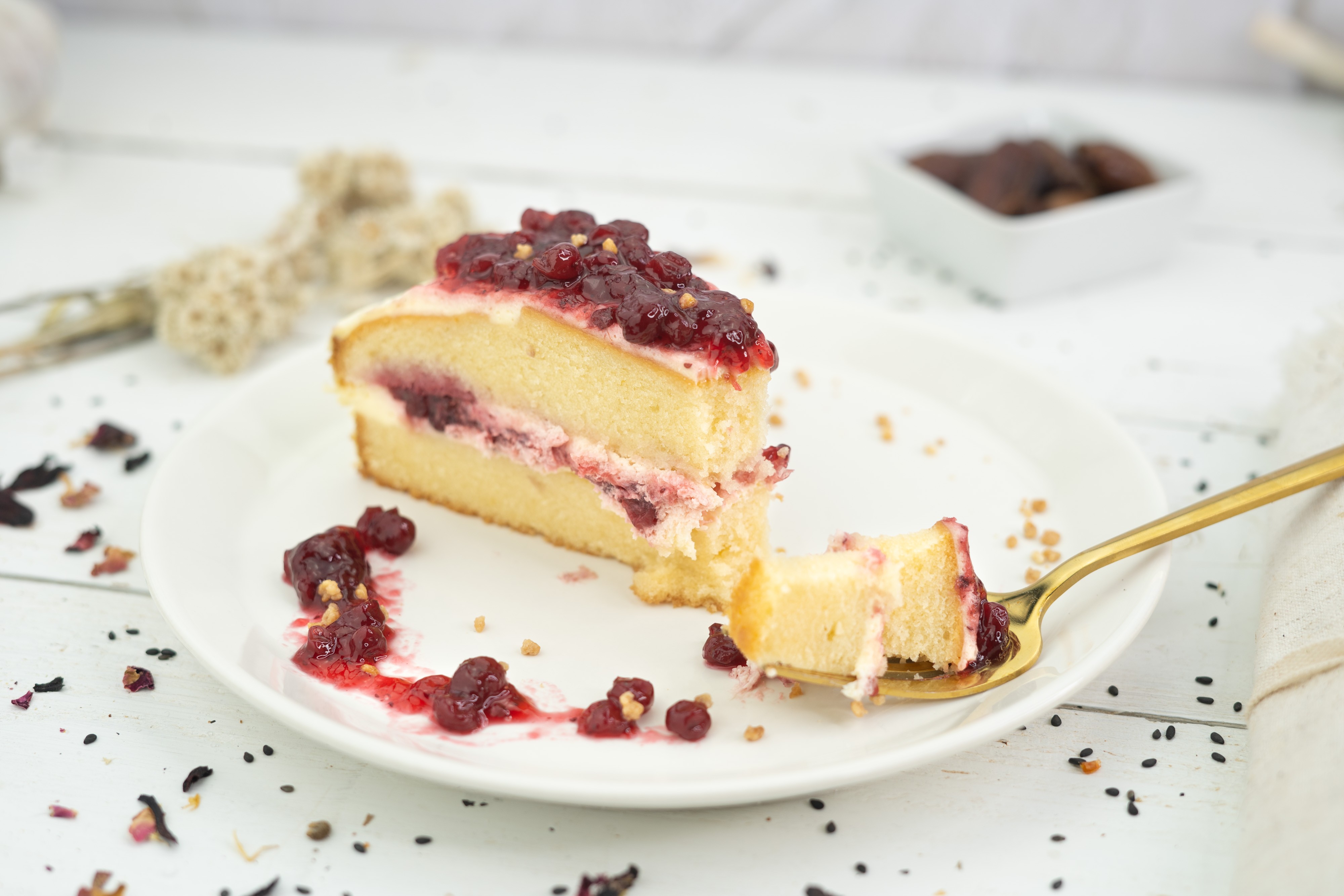 Rezept Serviervorschlag Fluffige Preiselbeer - Sahne Torte