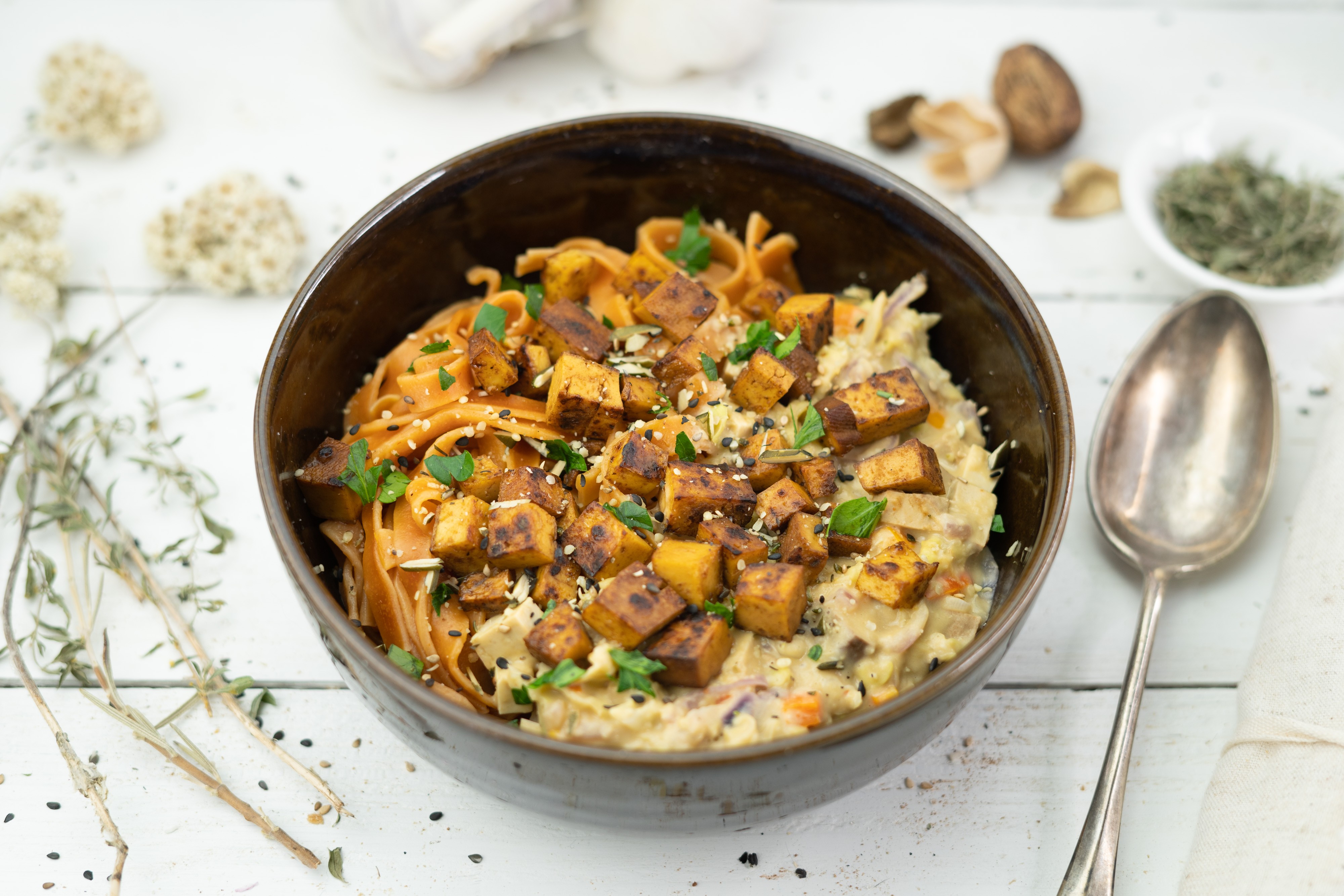 Rezept Serviervorschlag Wirsing Nudeln mit Kichererbsen Sauce & Tofu