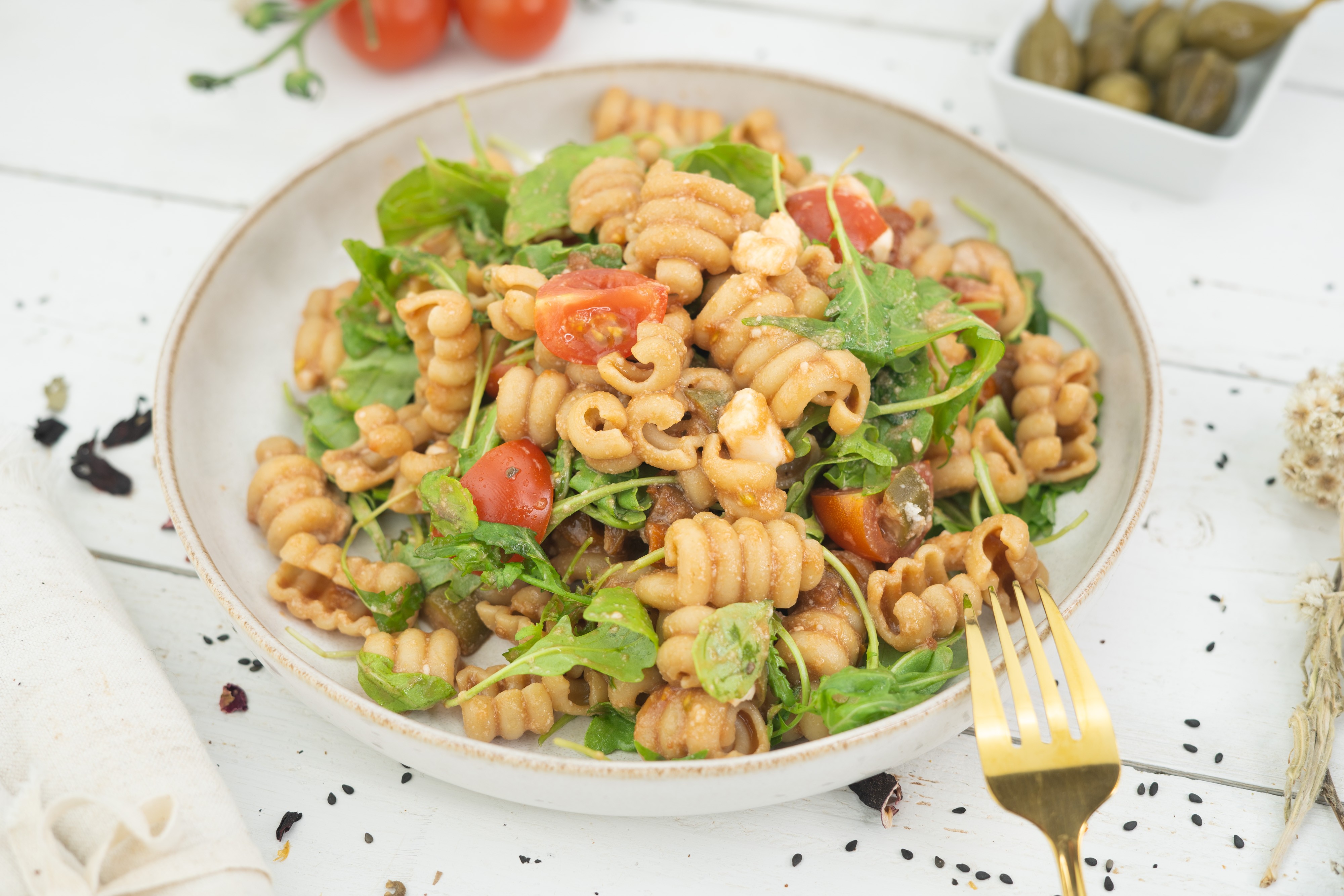 Rezept Serviervorschlag Feta Nudelsalat mit getrockneten Tomaten