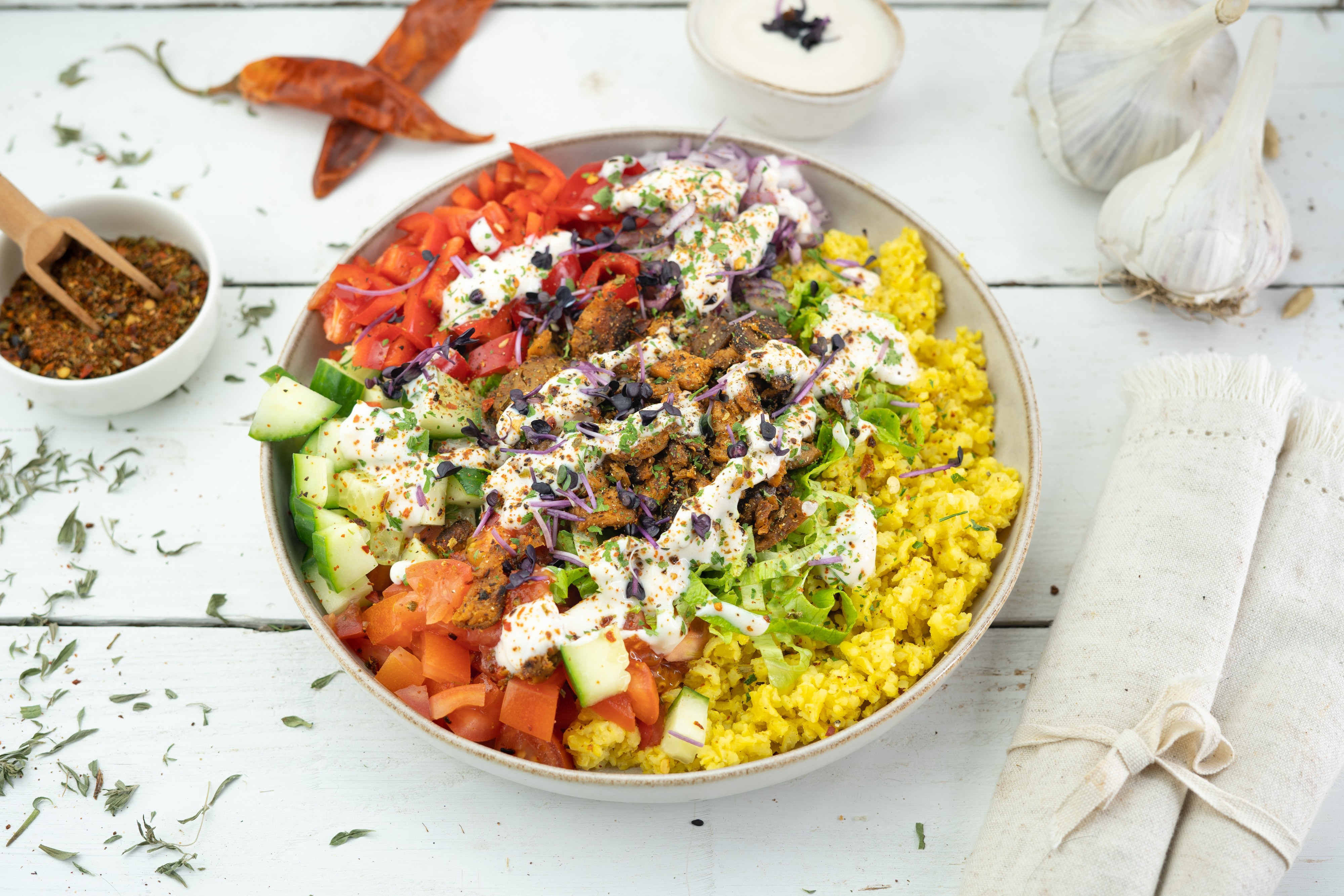 Rezept Serviervorschlag Cheffrey Bowl mit Gyros und Kurkumareis 
