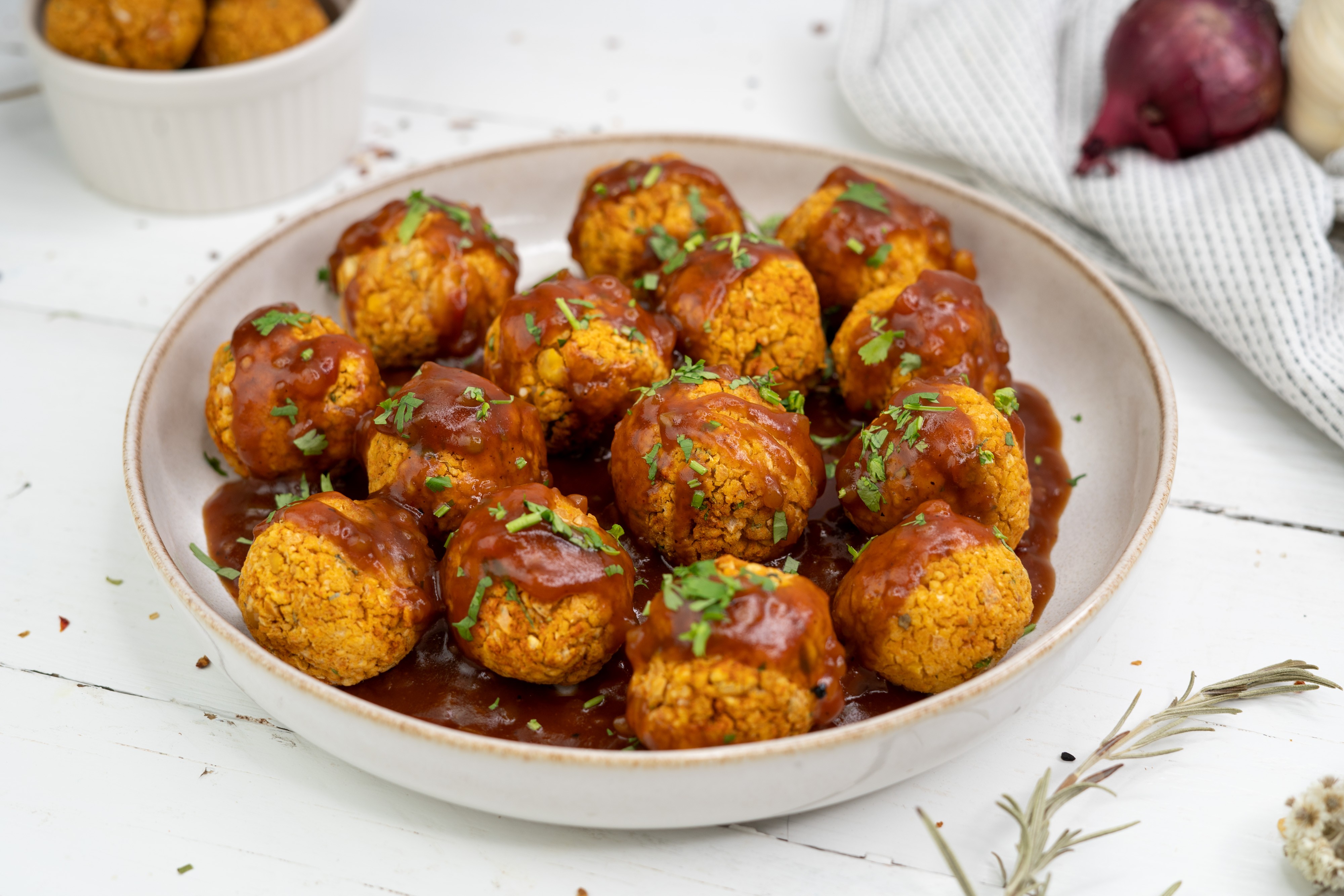 Rezept Serviervorschlag Kichererbsen Gemüsebällchen mit Couscous 