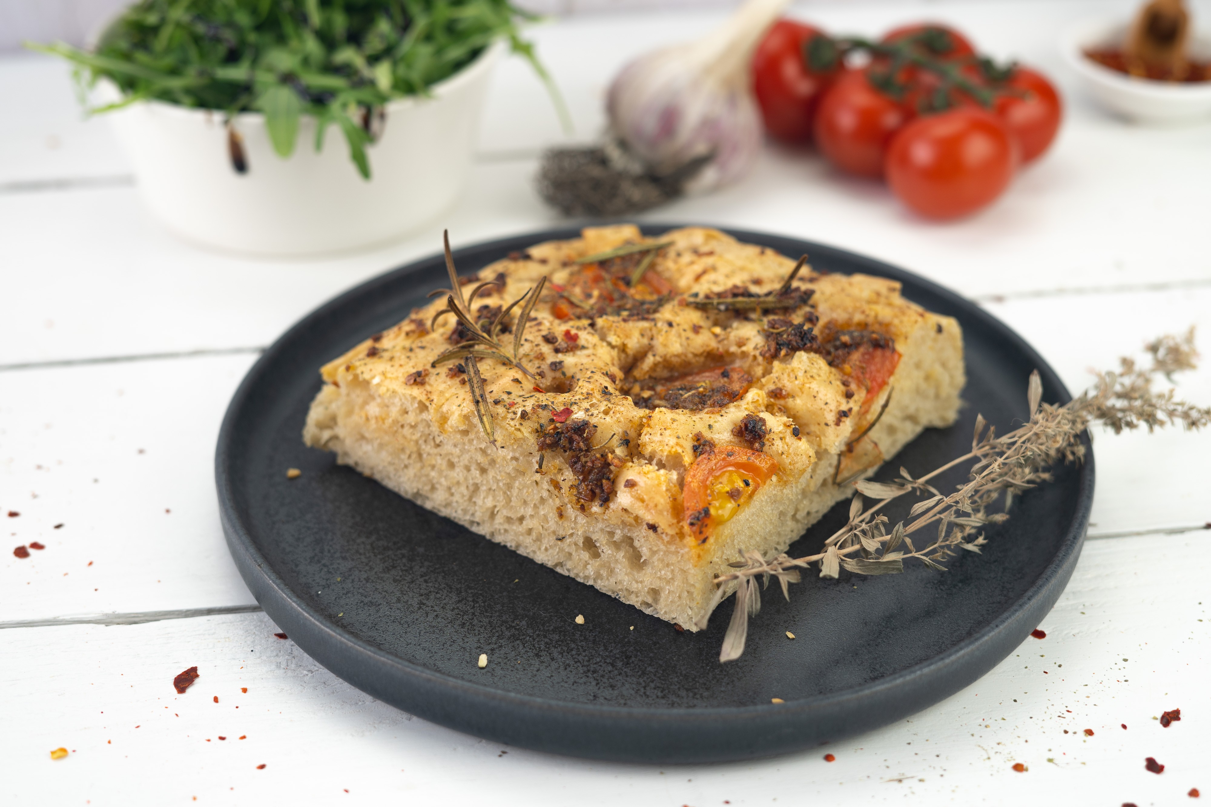 Rezept Serviervorschlag Focaccia mit Tomaten und Knoblauchöl