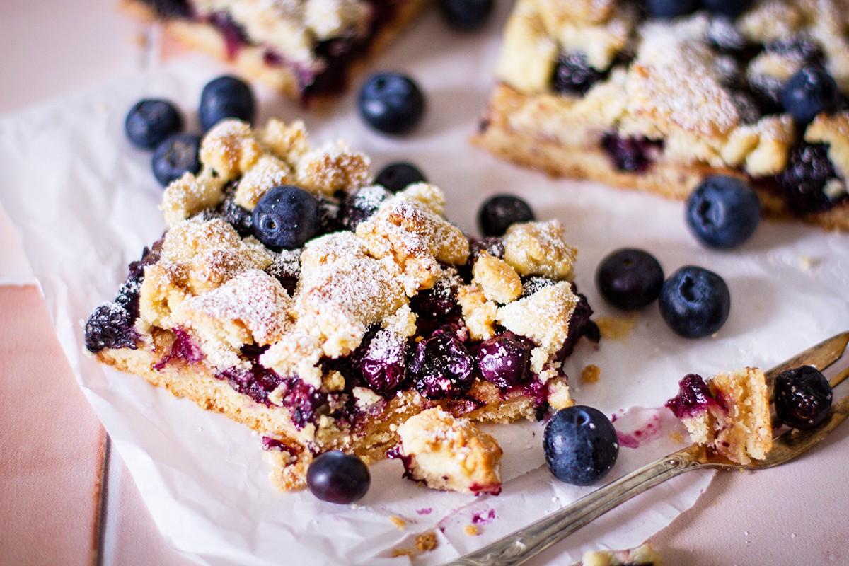Rezept Serviervorschlag Schneller Blaubeer-Streuselkuchen