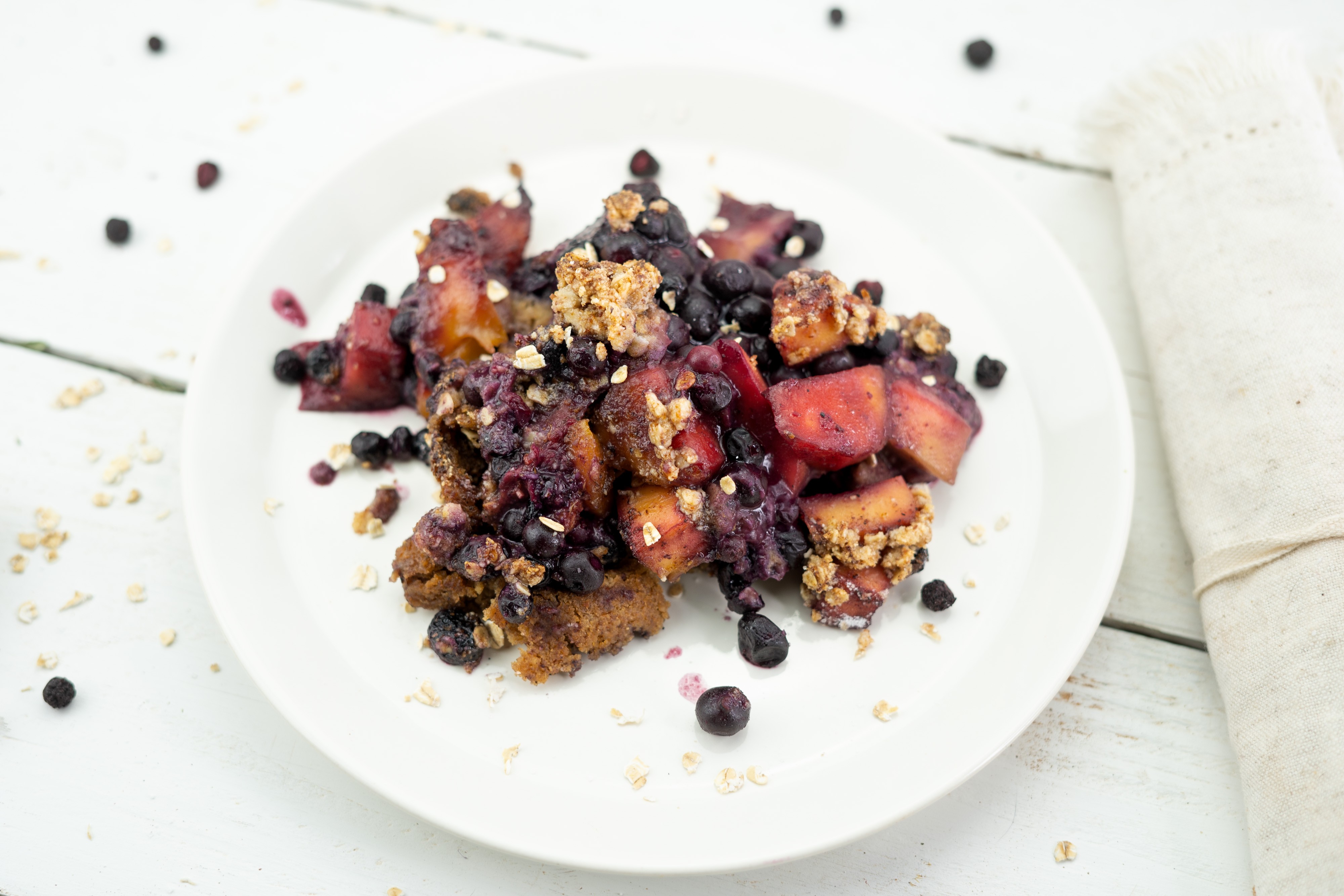 Rezept Serviervorschlag Mango Heidelbeere Crumble