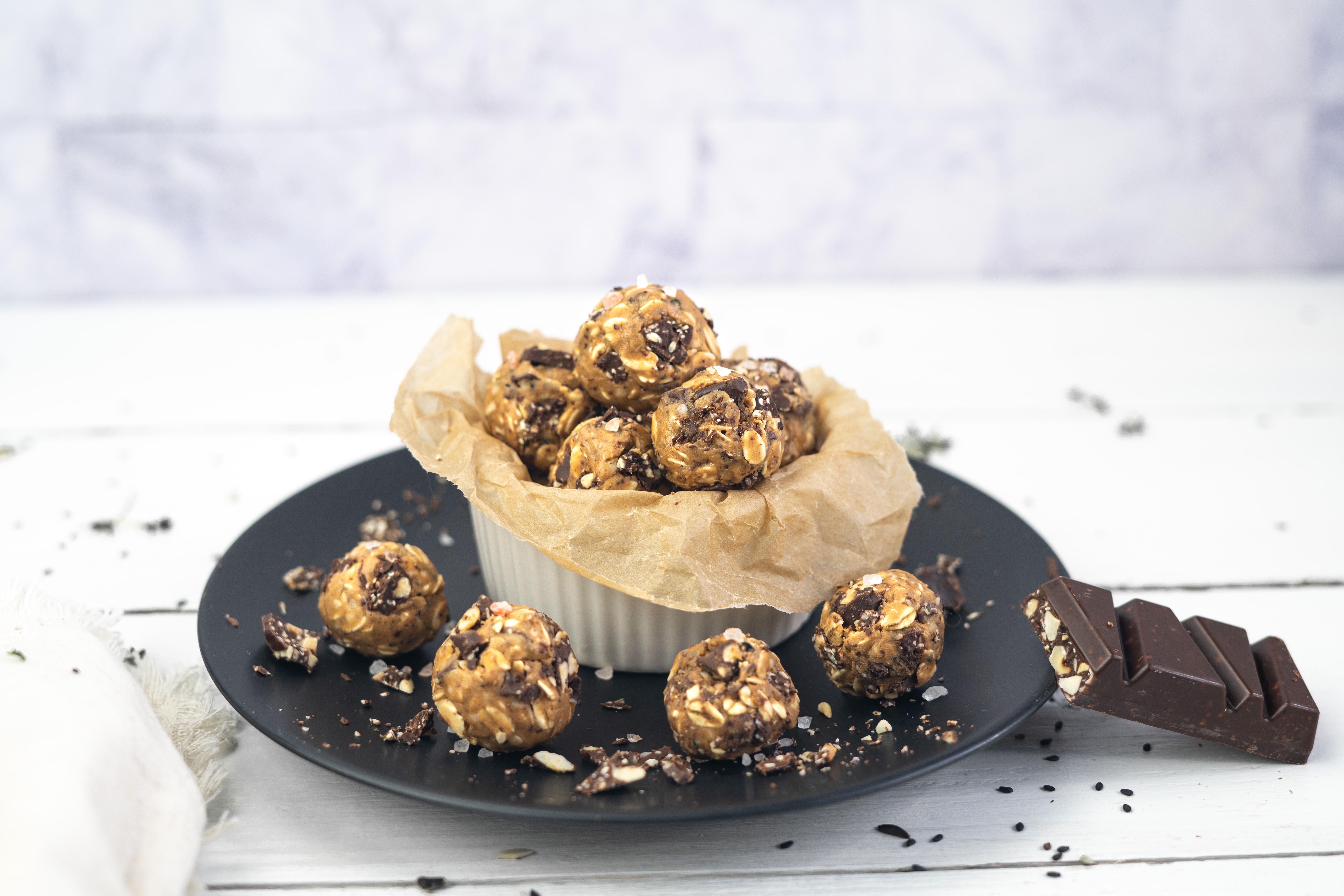 Rezept Serviervorschlag Schoko Cookie Dough Bällchen