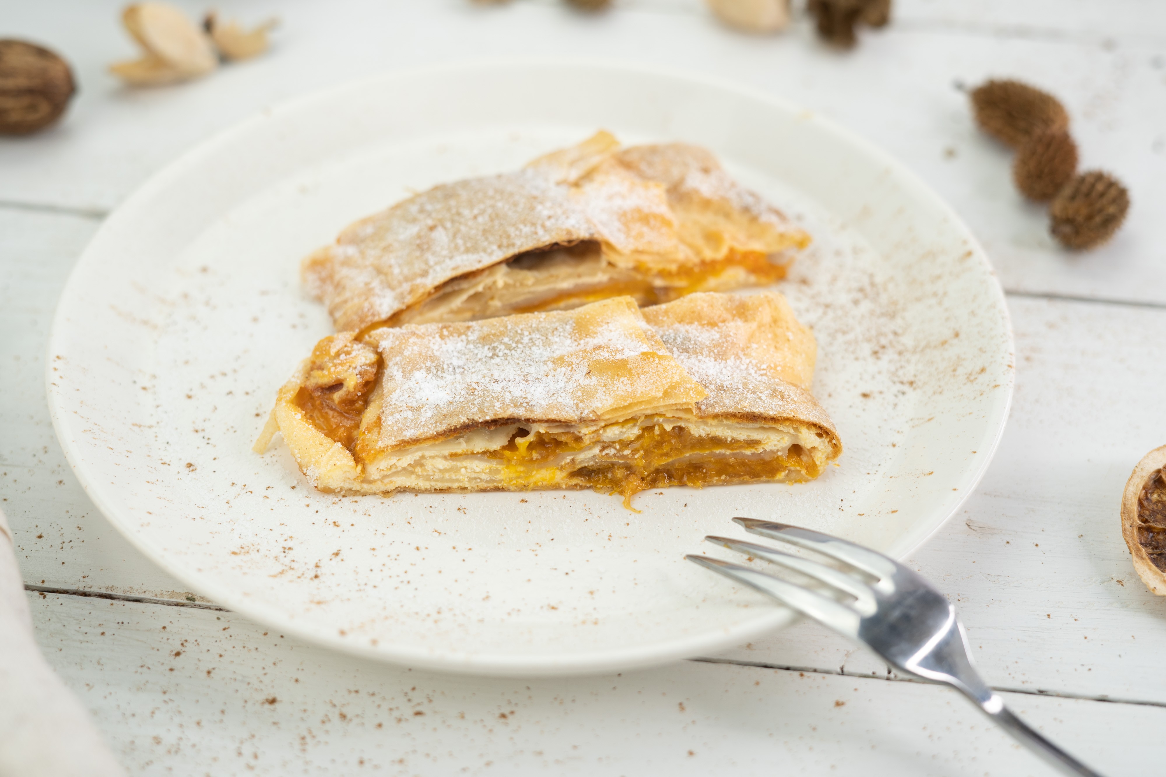 Rezept Serviervorschlag Einfacher Topfen - Marillenstrudel
