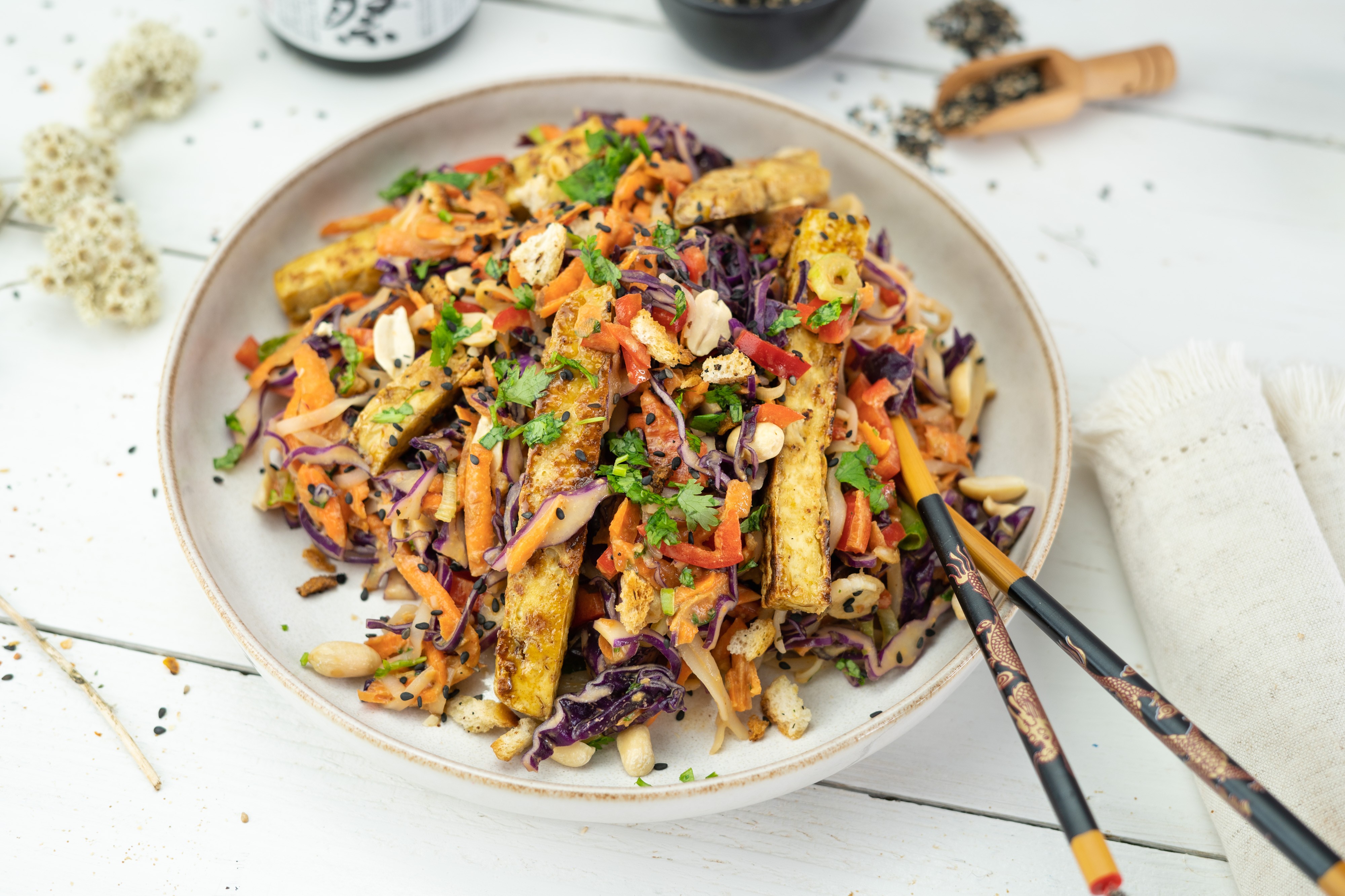 Rezept Serviervorschlag Tofu Nudelsalat mit Erdnuss - Orangendressing