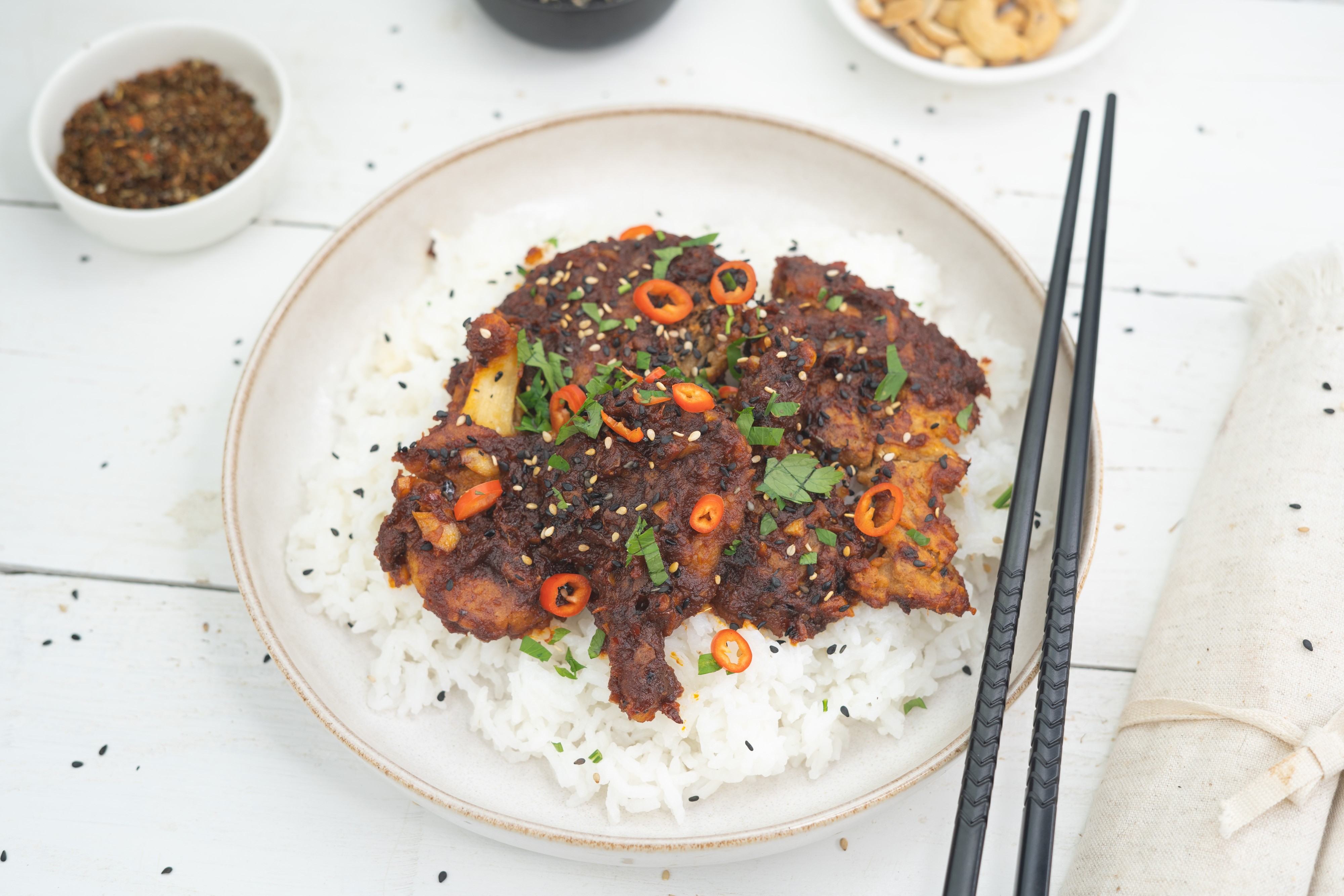 Rezept Serviervorschlag Falsches Koreanisches Hühnchen mit Reis 