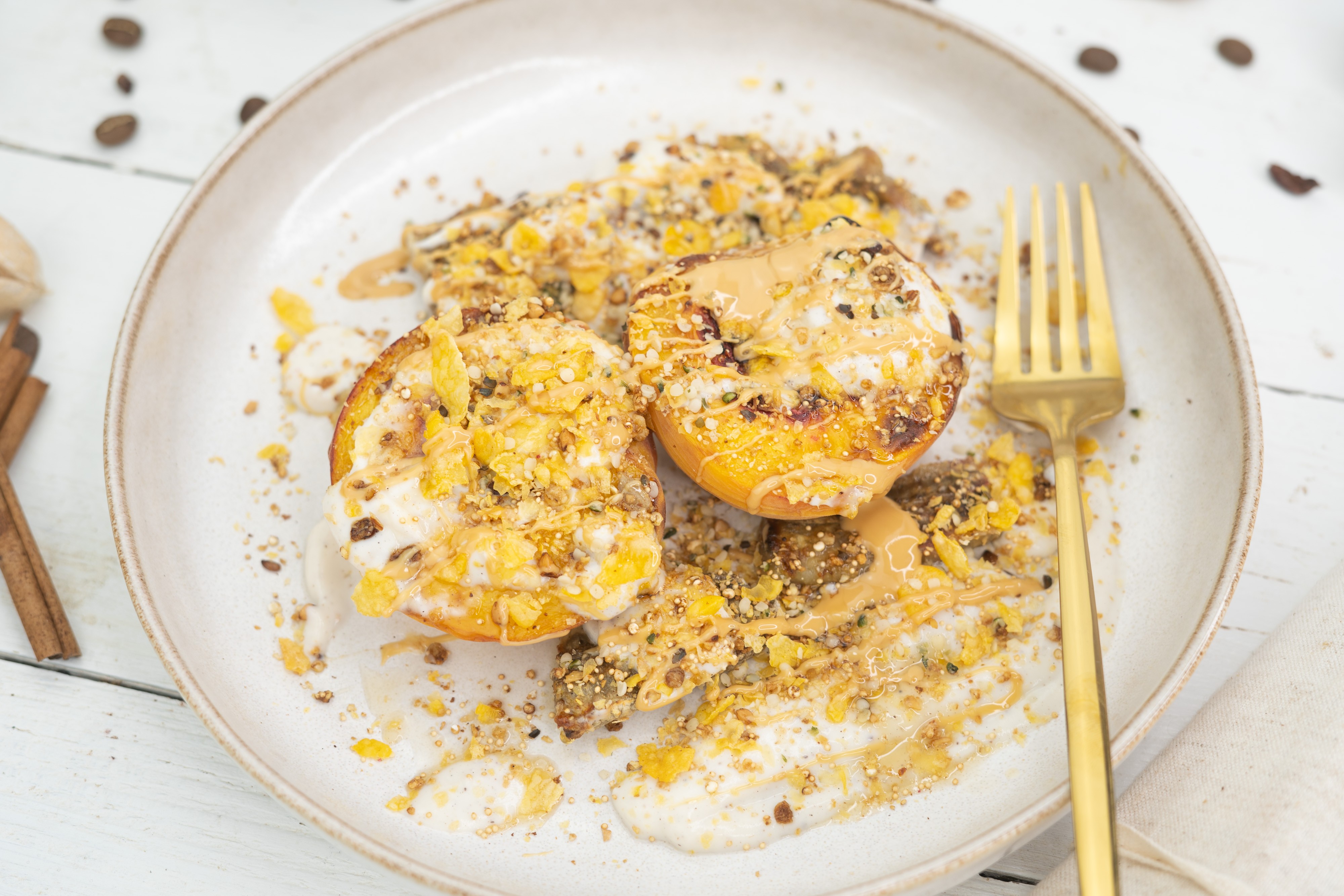 Rezept Serviervorschlag Gebackenes Pfirsich Bananen Frühstück