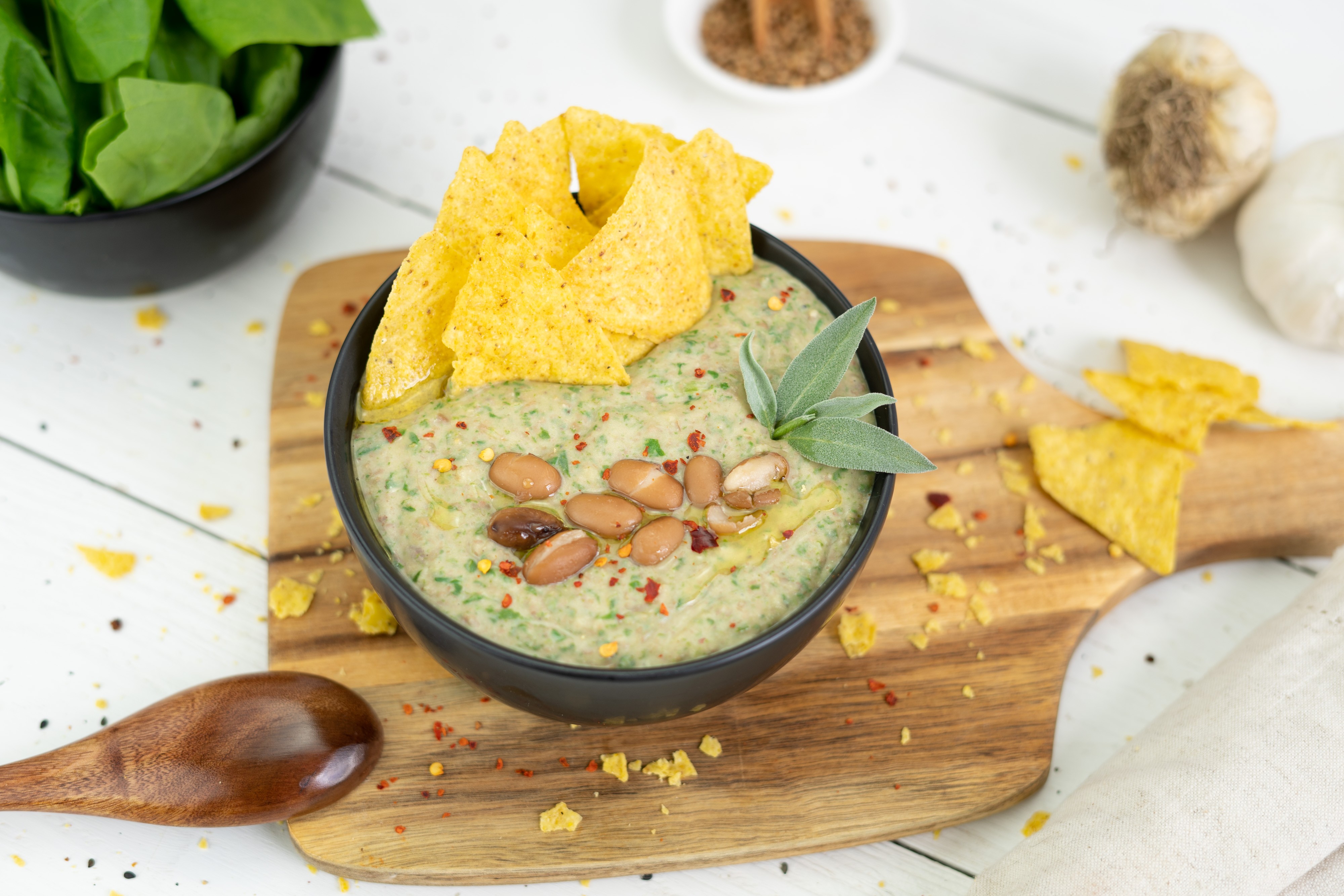 Rezept Serviervorschlag Bohnen Spinat Dip mit Knoblauch