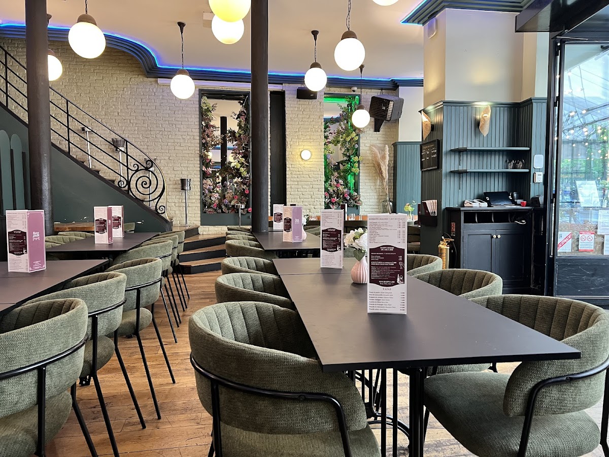 Bistro Jad - Photo 3