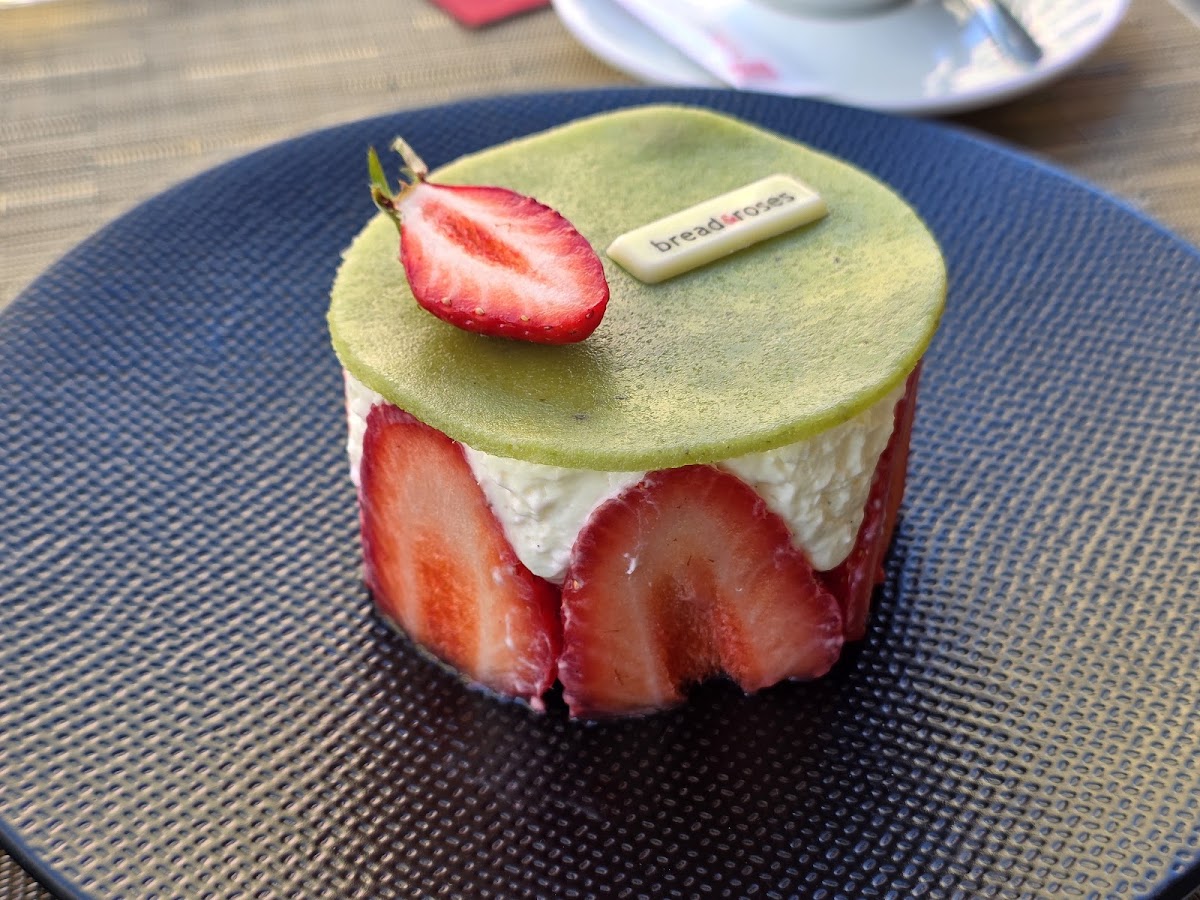 Bread & Roses - Photo 3