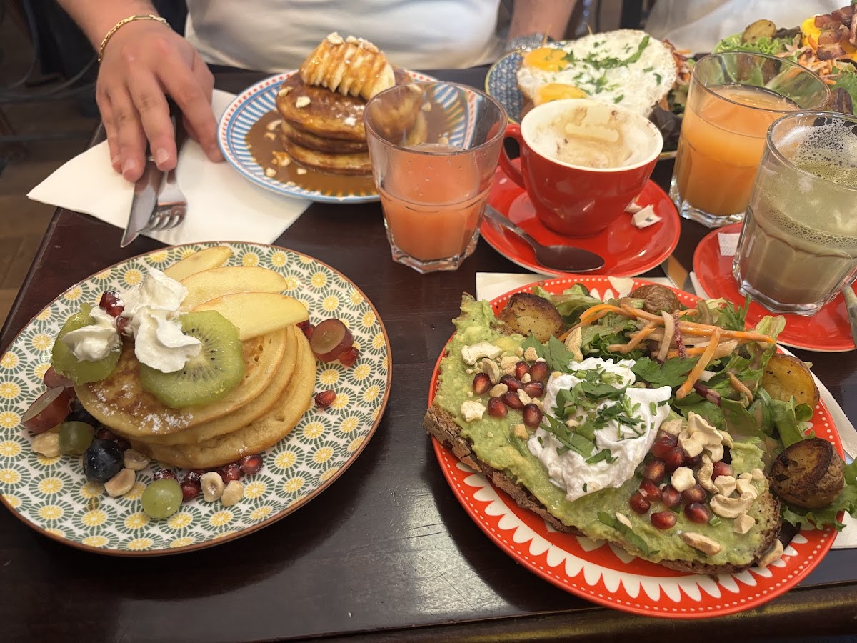 Café Ella - Photo 3