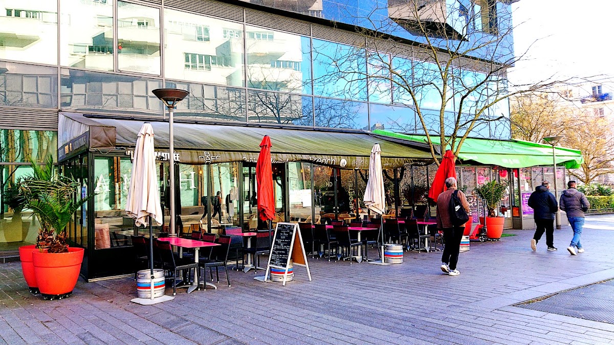 French Eyes - Photo 2