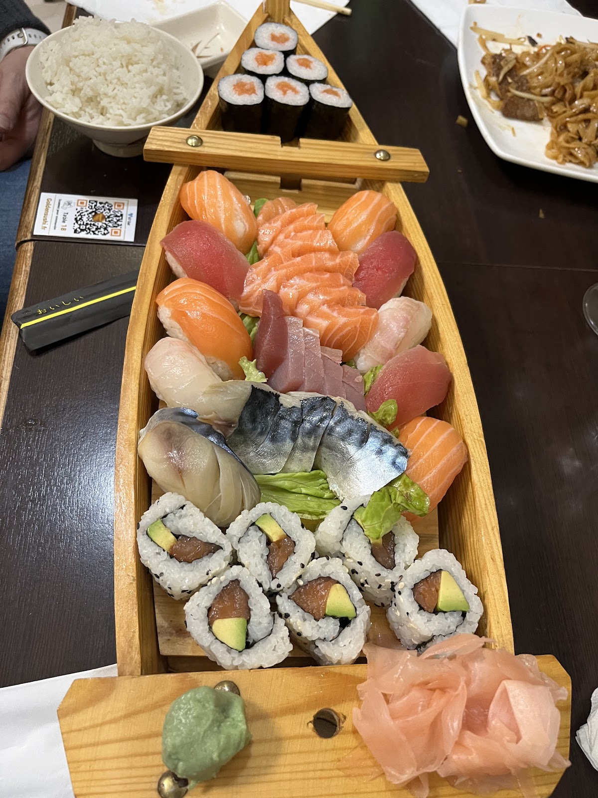 Golden Sushi - Photo 2