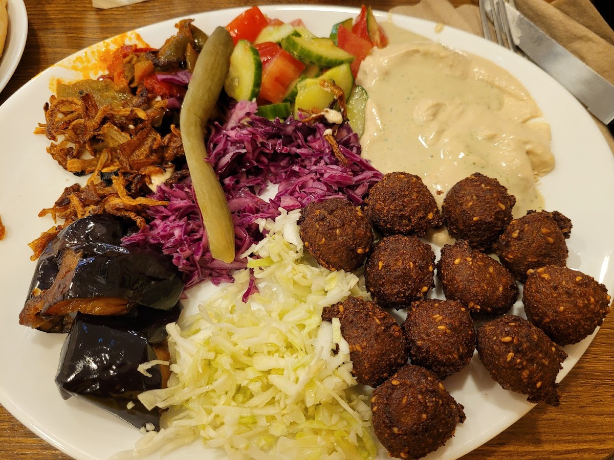 King Falafel Palace - Photo 3