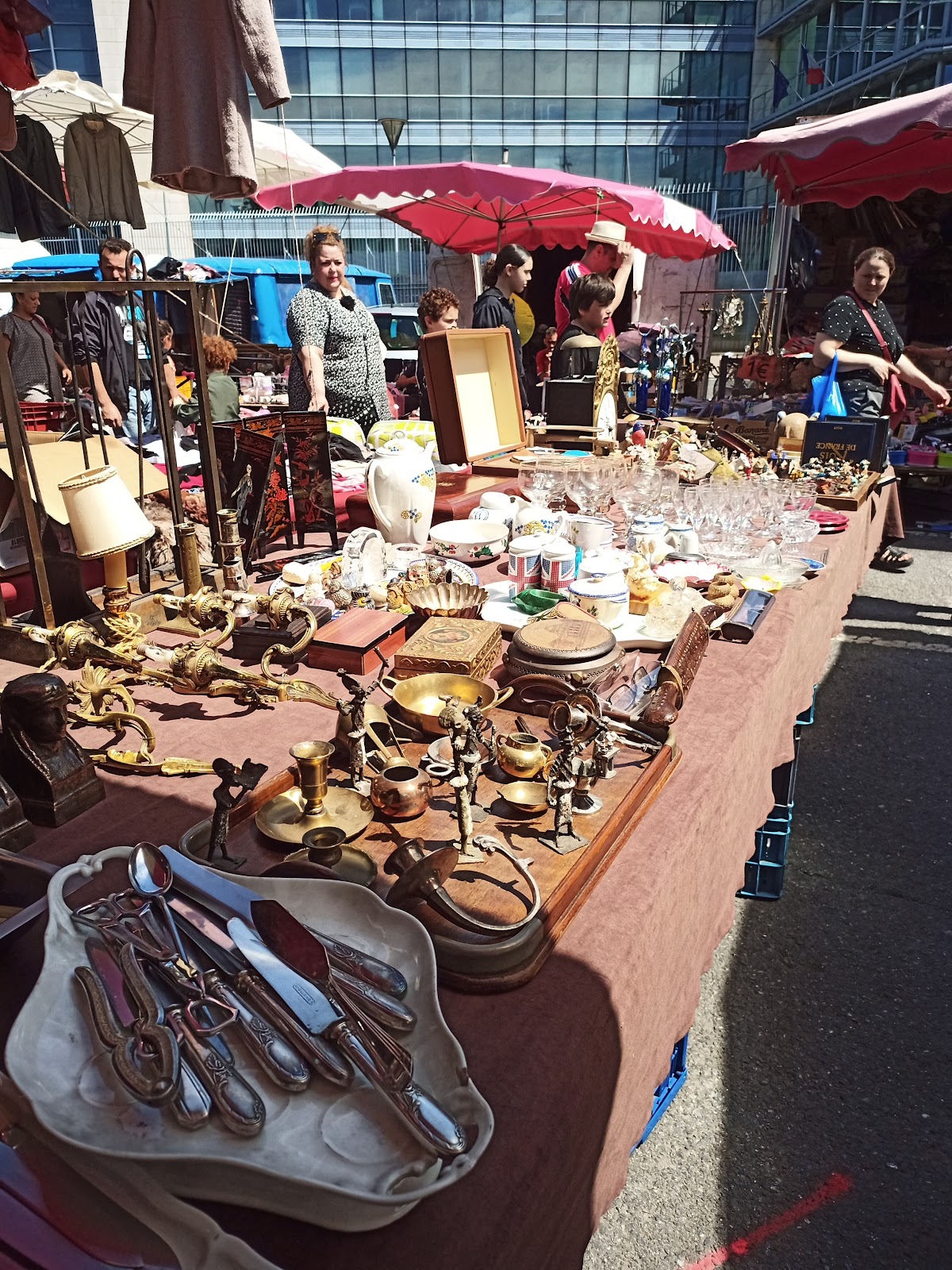 Marché aux Puces de la porte de Montreuil - Photo 3